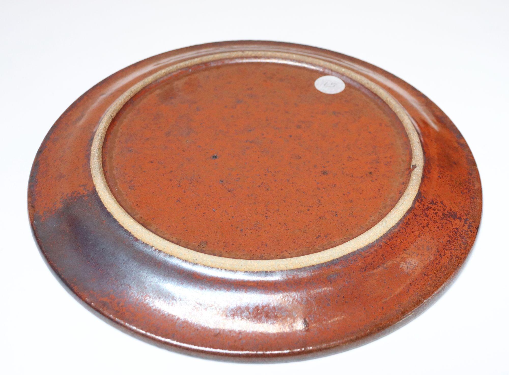 Vintage Studio Pottery Charger in Metallic Gray and Red Glaze by Deanna Nichols Bon état - En vente à Brooklyn, NY