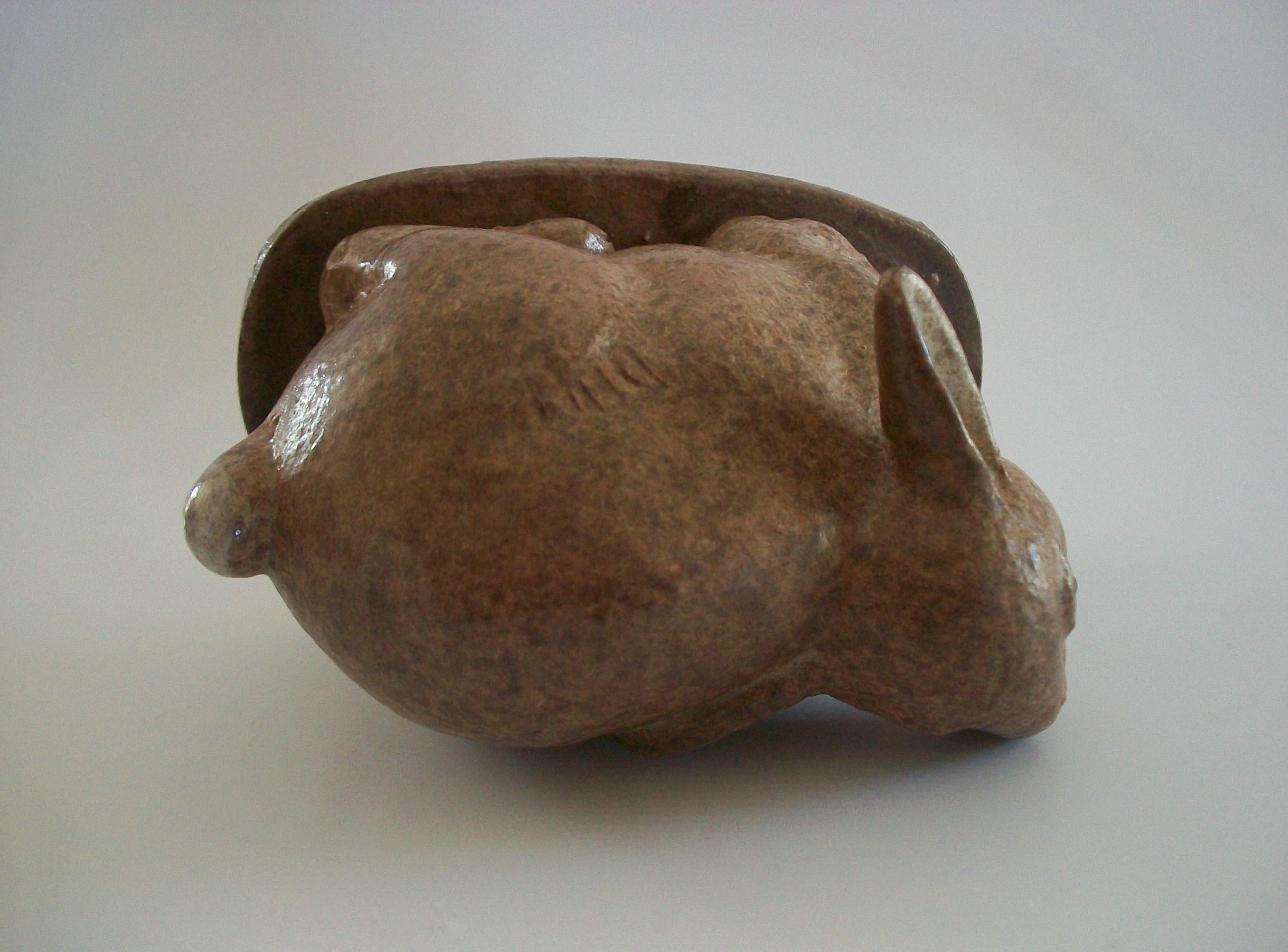 JARKO ZAVI - Studio Pottery Cottontail Rabbit Figure - Canada - Circa 1976 For Sale 8