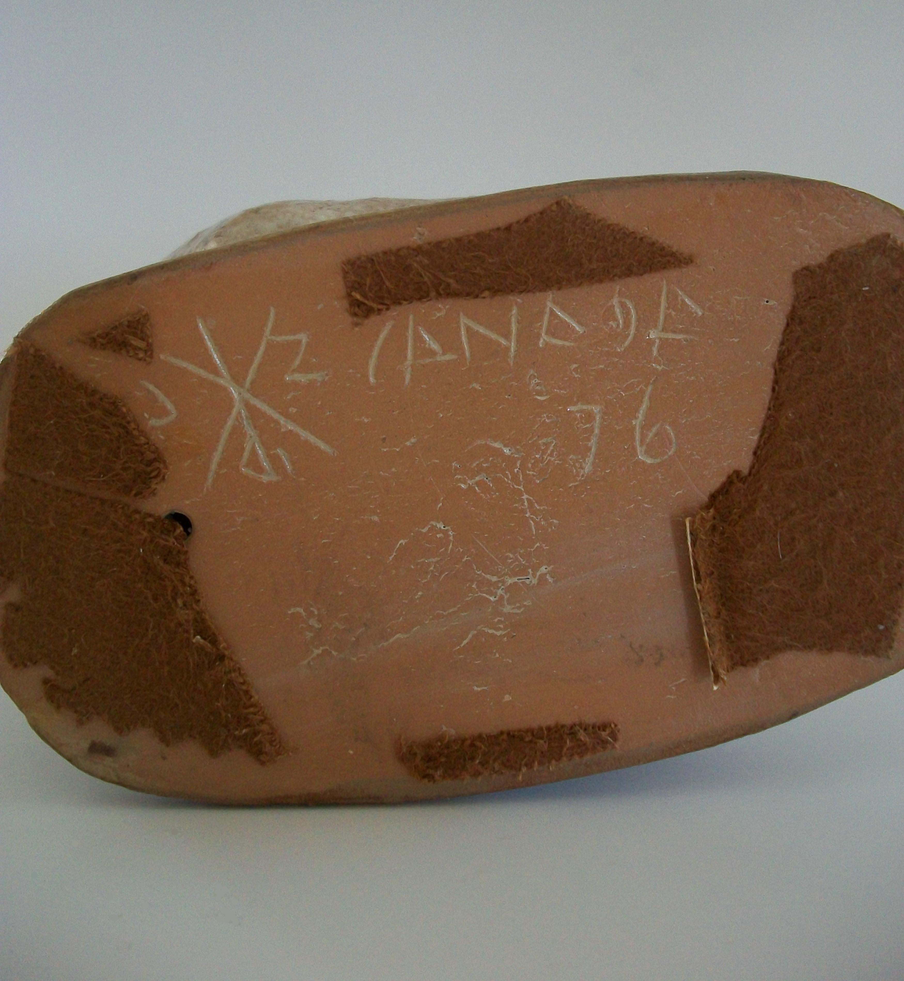 JARKO ZAVI - Studio Pottery Cottontail Rabbit Figure - Canada - Circa 1976 For Sale 10