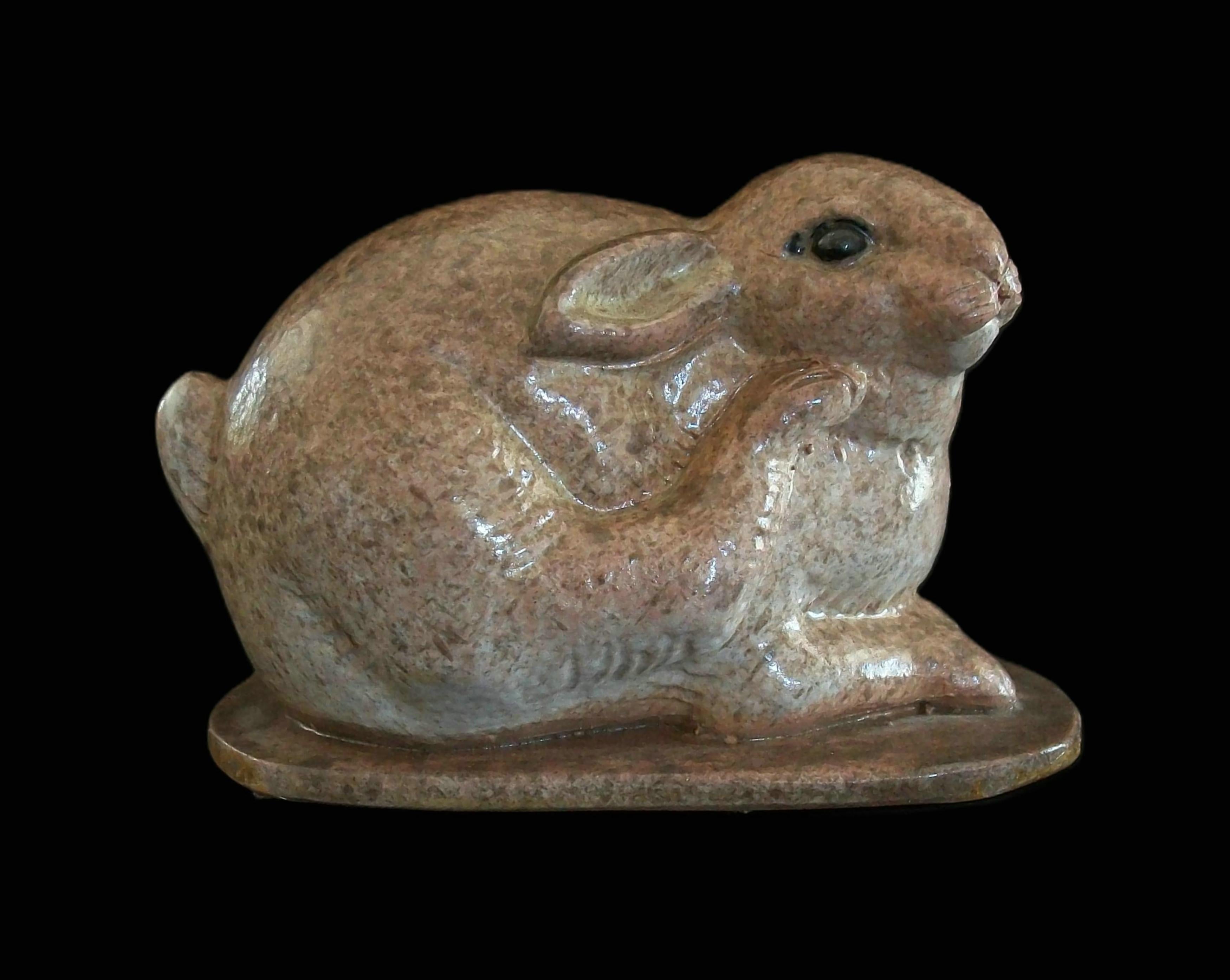 JARKO ZAVI (Czech-Canadian 1907-1987) - Fine vintage studio pottery ceramic model of a cottontail rabbit on a plinth base - small size - featuring elaborate hand made and hand crafted details throughout including life like details to the body and