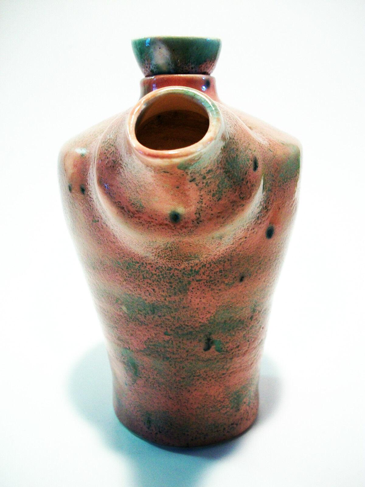 Fait main Théière Vintage Studio Pottery avec anse en forme de gargouille - Signée - Milieu du 20ème siècle en vente