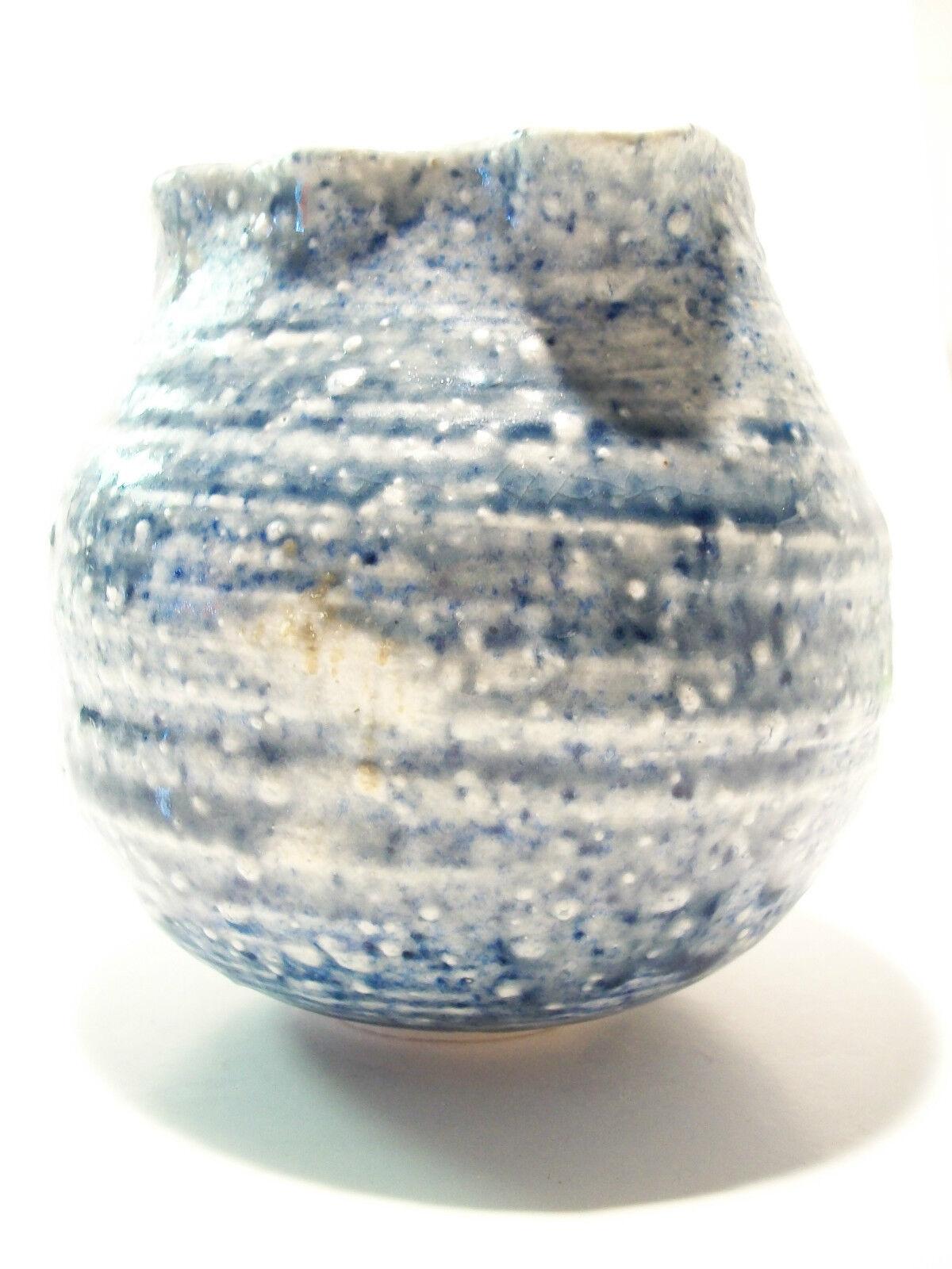 Canadese Vaso Studio Pottery d'epoca - Cerchio manipolato - Firmato - Fine del XX secolo in vendita