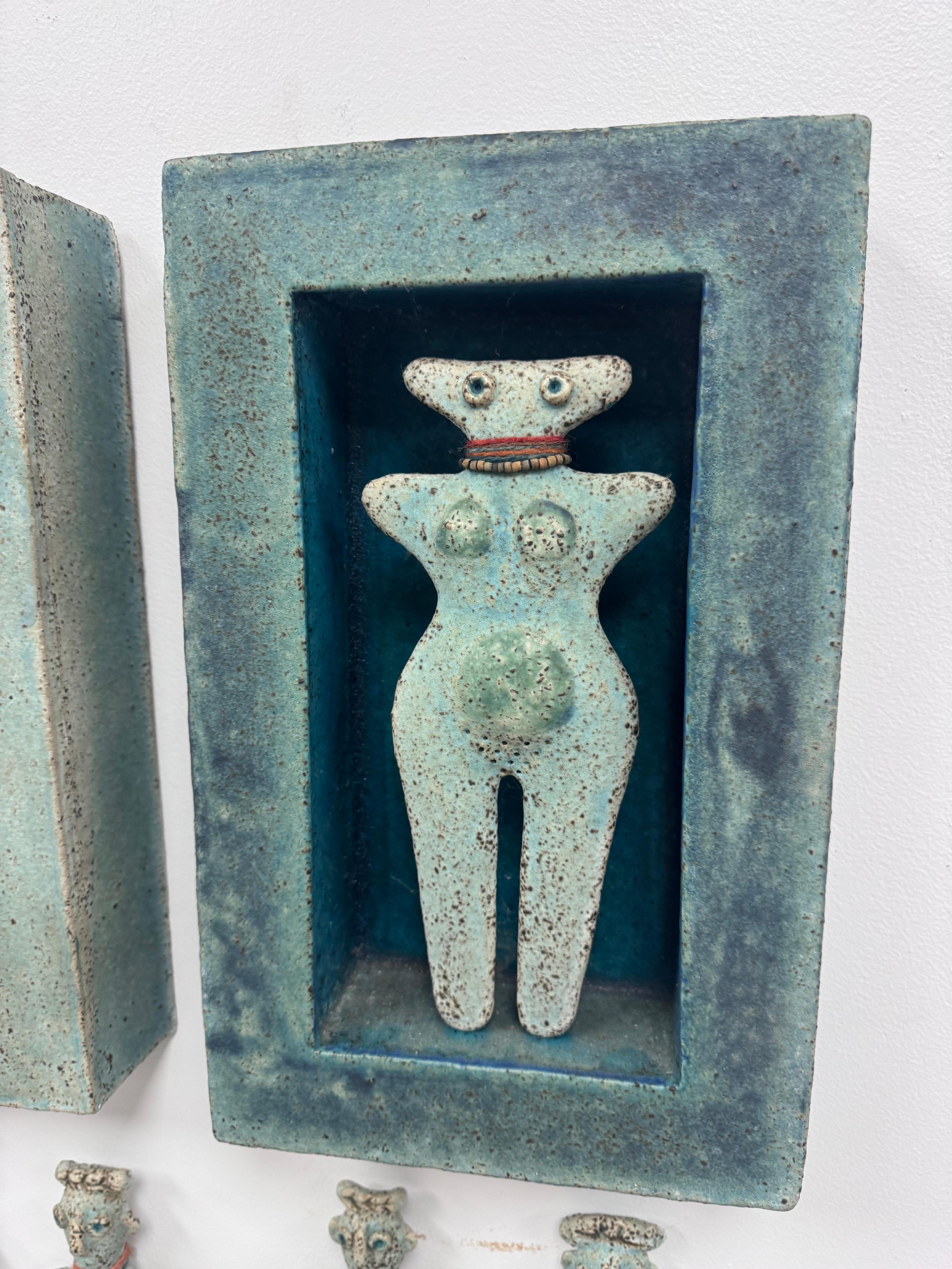 Vintage Studio Pottery Wall Sculptures Collection - Signed 20th Century Art im Angebot 7