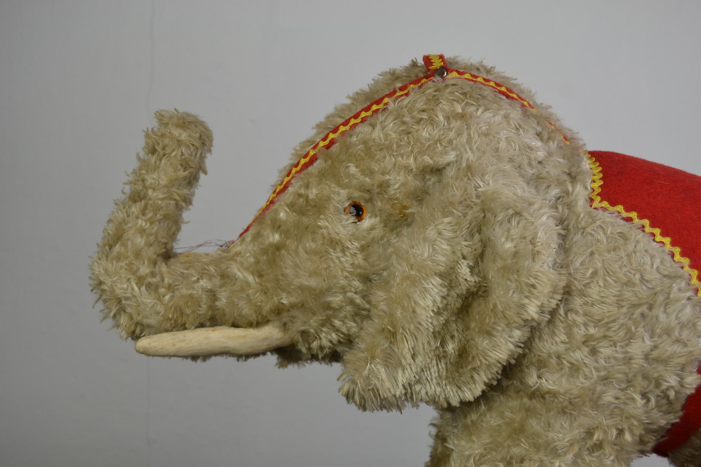gucci elephant toy