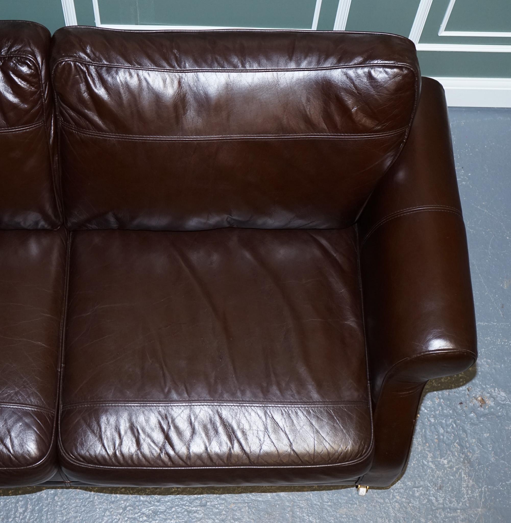 VINTAGE STUNNiNG CHOCOLATE BROWN LEATHER 2 TO 3 SEATER SOFA For Sale 1