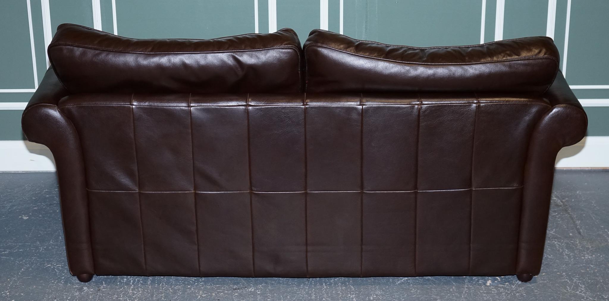 VINTAGE STUNNiNG CHOCOLATE BROWN LEATHER 2 TO 3 SEATER SOFA For Sale 5