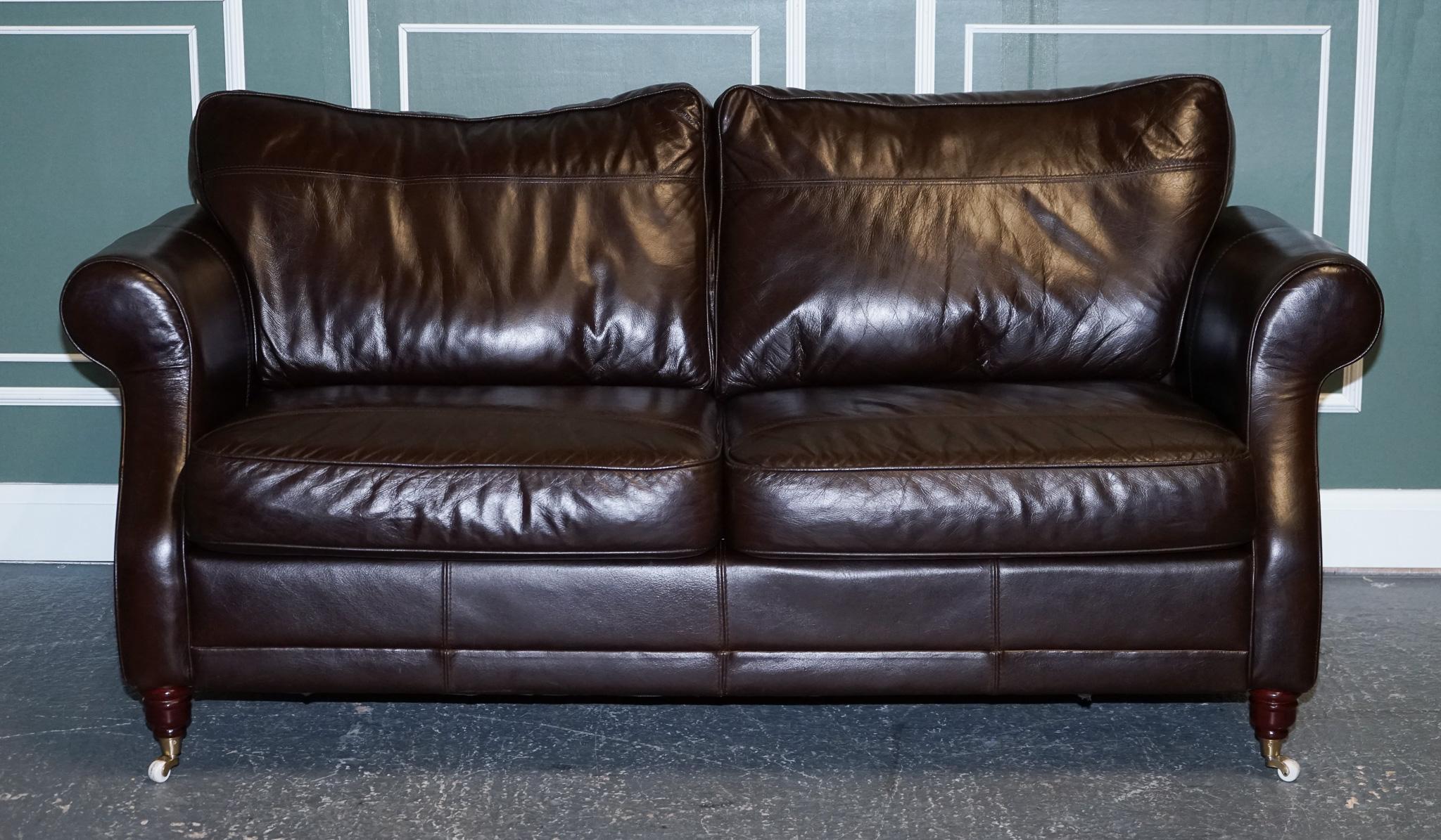 
We are excited to present this stunning chocolate brown leather sofa.

It can sit 2 up to 3 people comfortably.
The sofa is in really good and clean order.
After restoring the leather it came back as new and can go for many years onwards.

We also
