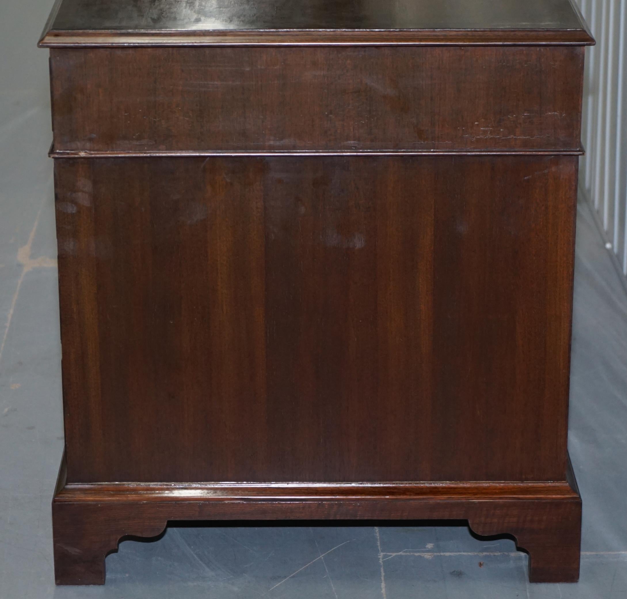 Vintage Stunning Large Solid Hardwood Twin Pedestal Partner Desk Rare Find 7