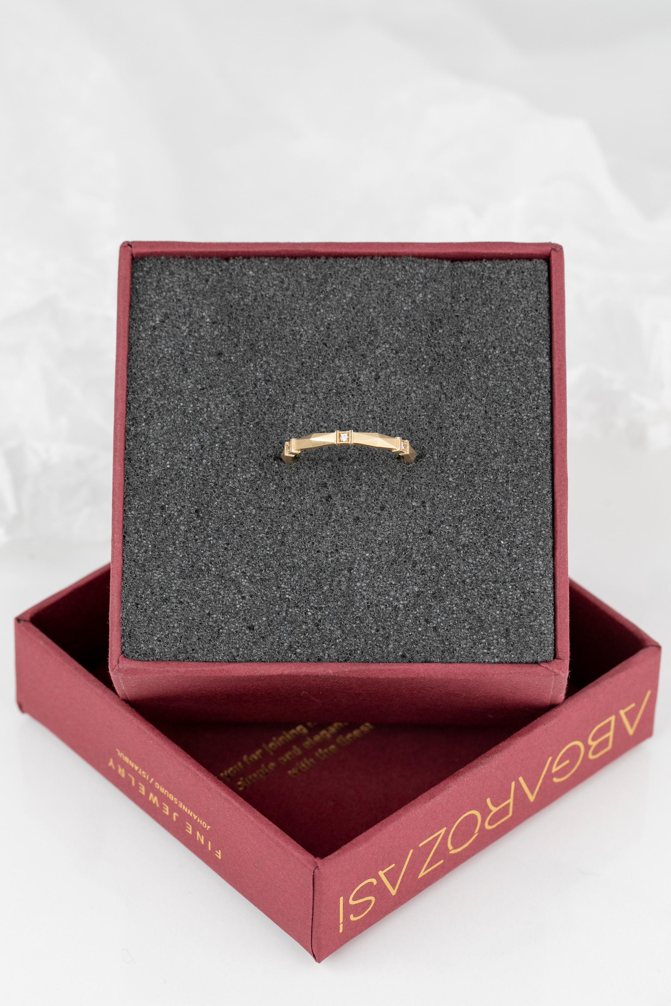 En vente :  Alliance géométrique de style vintage pour hommes et femmes en or 14 carats avec diamants 0,05 carat 6