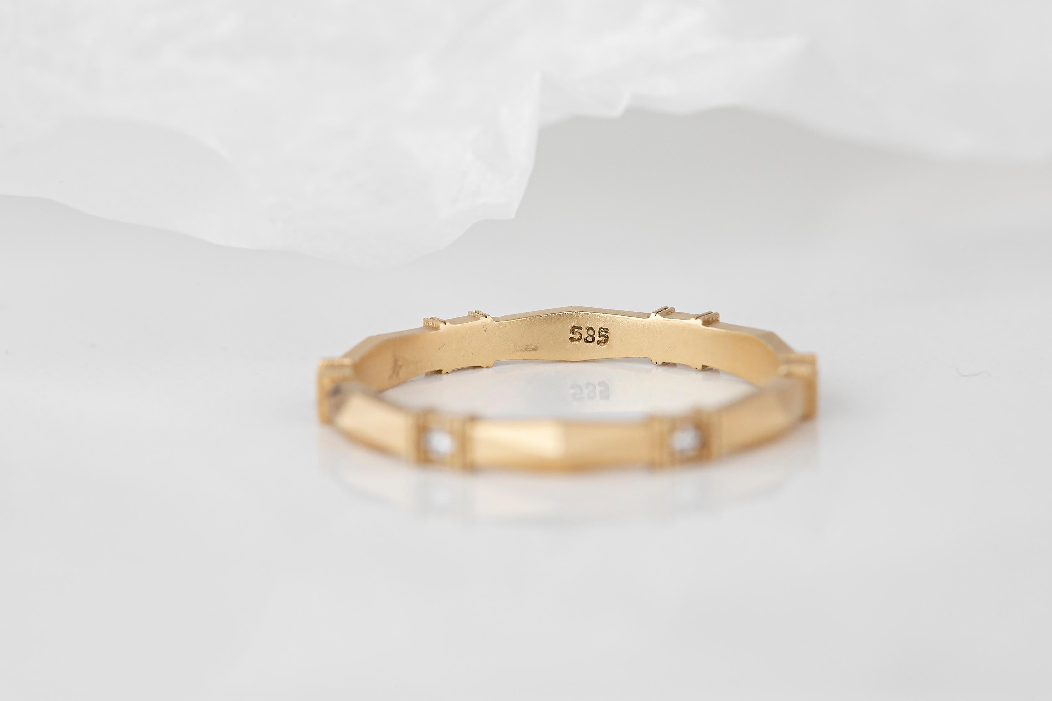 En vente :  Alliance géométrique de style vintage pour hommes et femmes en or 14 carats avec diamants 0,05 carat 8