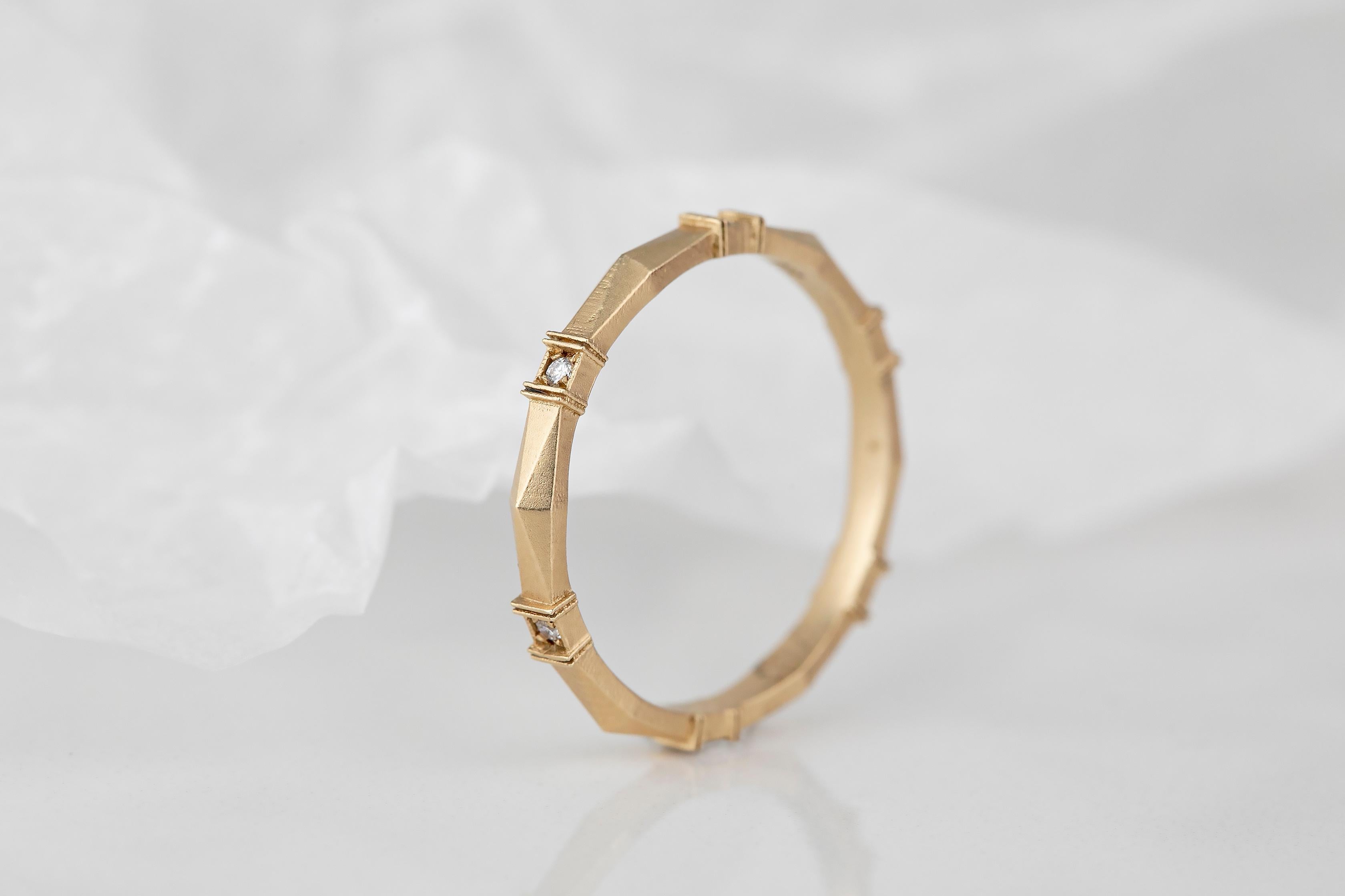 En vente :  Alliance géométrique de style vintage pour hommes et femmes en or 14 carats avec diamants 0,05 carat 9