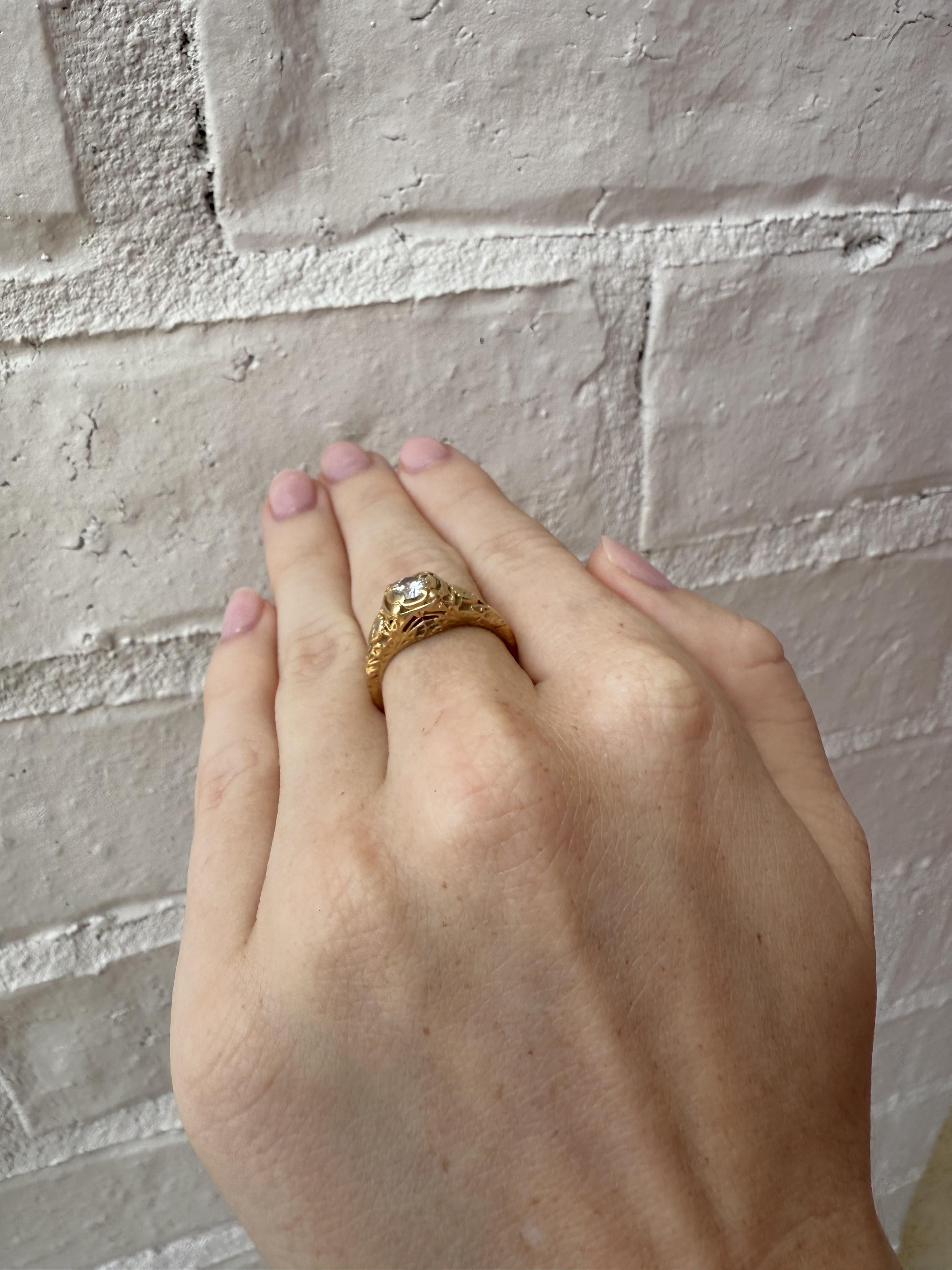Art Déco Anello in filigrana con diamante da 0,3 carati in stile vintage, oro giallo 14K in vendita