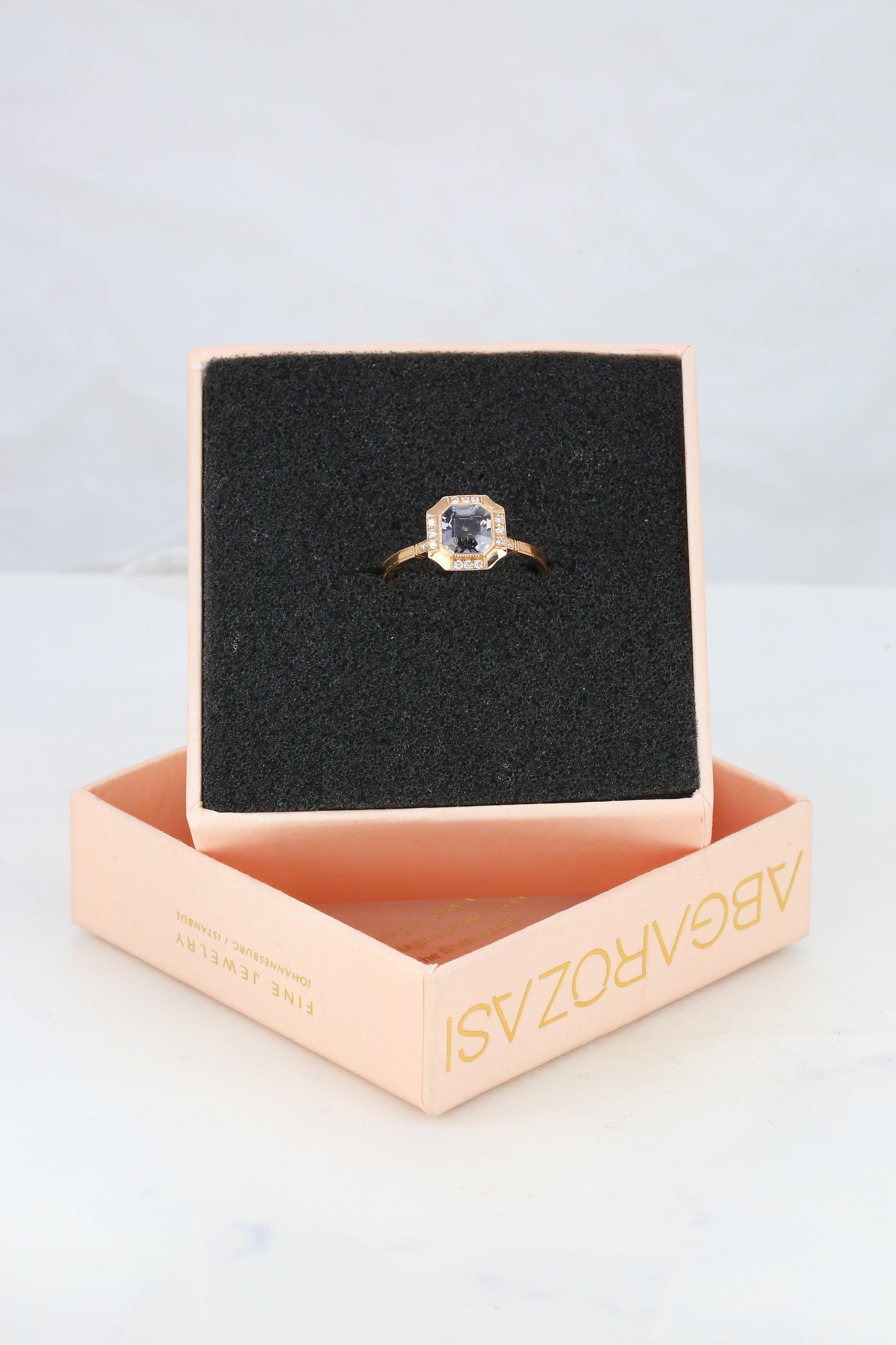 Taille coussin Bague de fiançailles de style vintage en spinelle 0,99 carat avec diamants en vente
