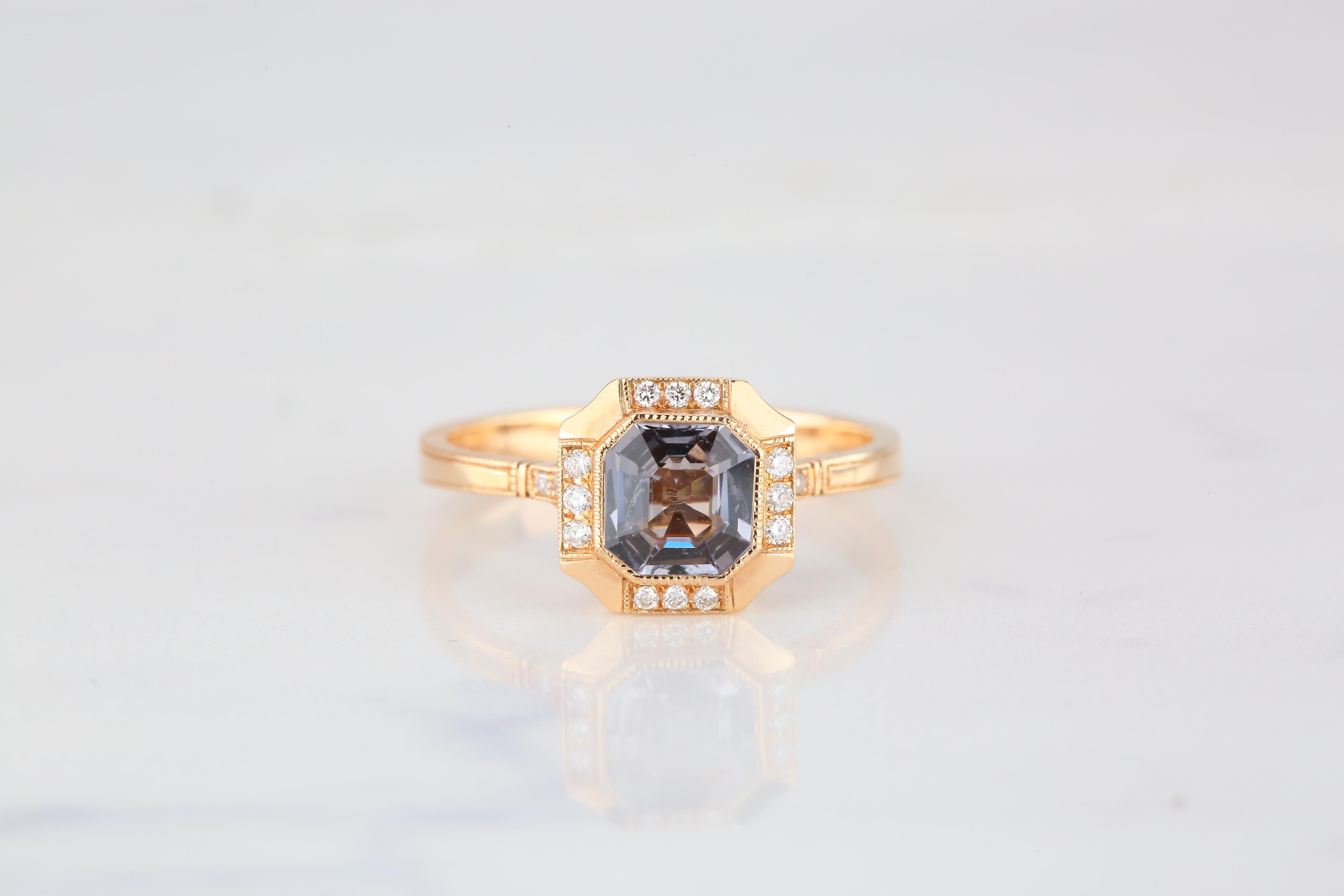Women's Vintage Style 0.99 Ct Spinel with Diamond Engagement Ring For Sale
