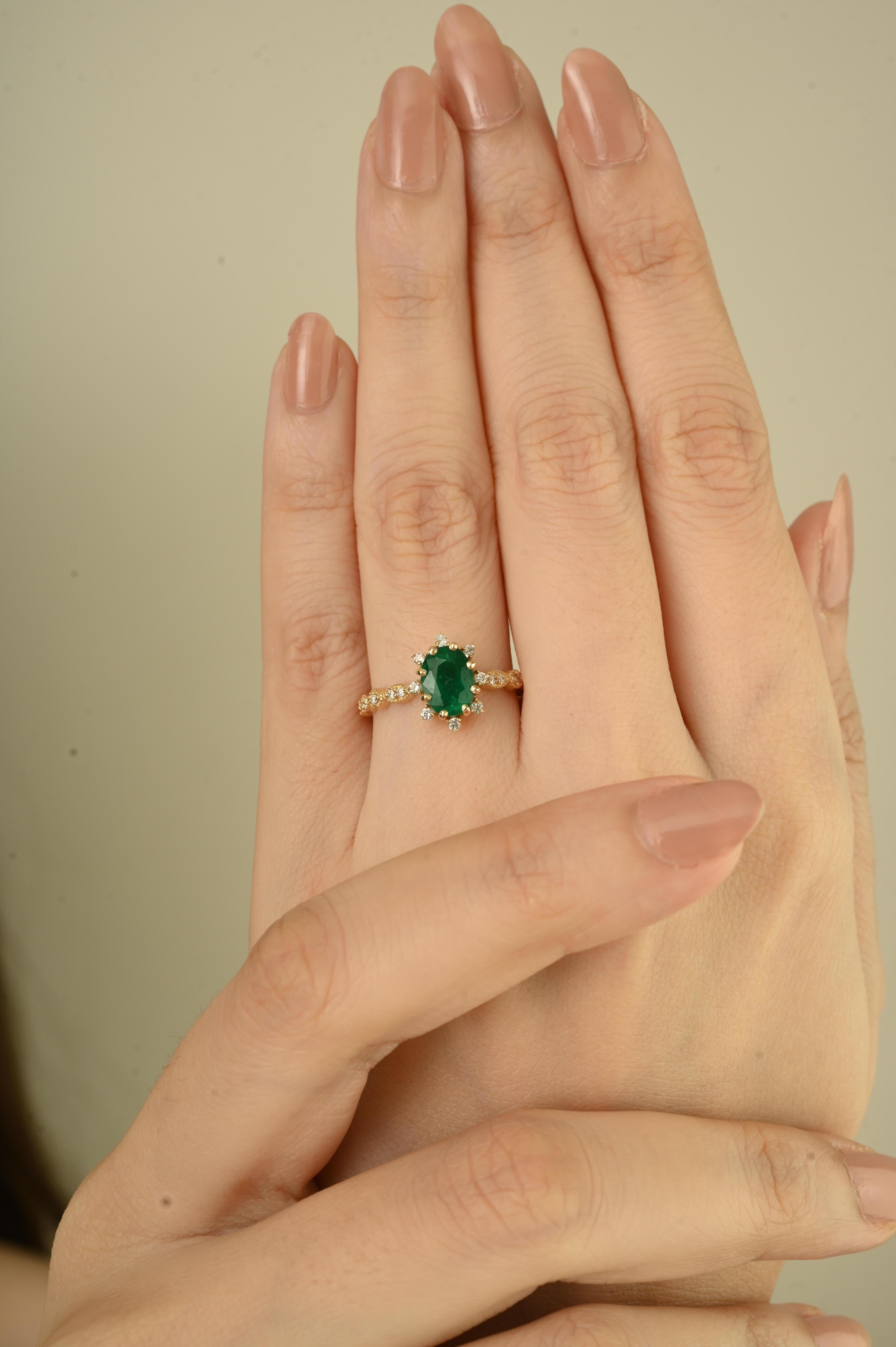 Im Angebot: Vintage Style 1.23Ct Oval Smaragd & Diamant Halo Ring in 14K Gold Feiner Schmuck () 8