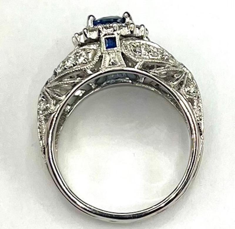 Women's or Men's Vintage Style 1.36CT Round Natural Blue Sapphire Platinum Ring For Sale