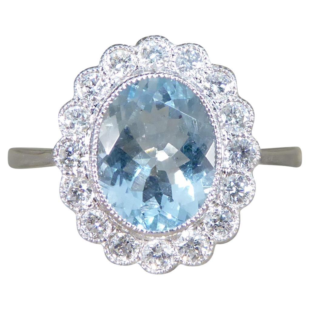 Bague grappe de style vintage en or blanc 18 carats avec aigue-marine de 1,69 carat et diamants