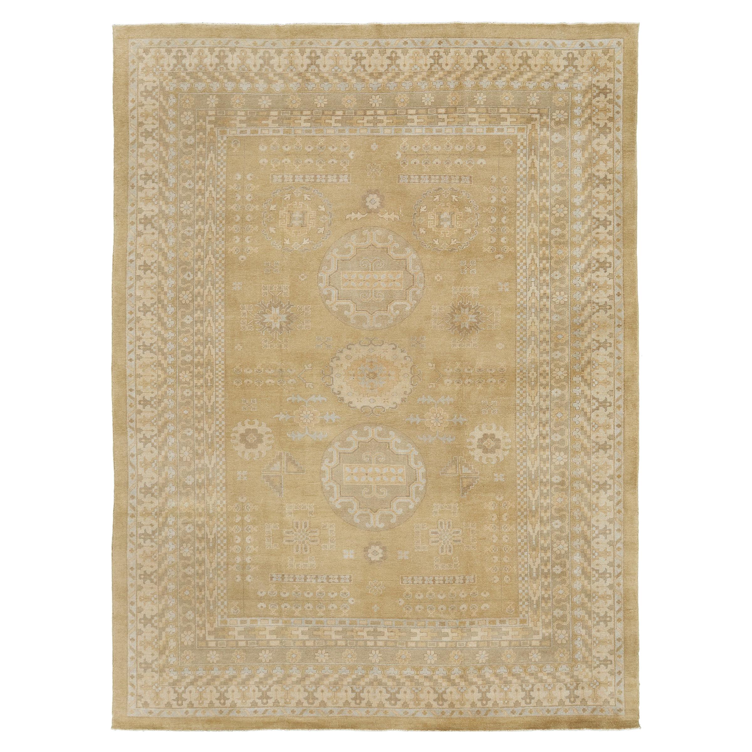 Tapis de style vintage de la renaissance du Khotan du 18ème siècle