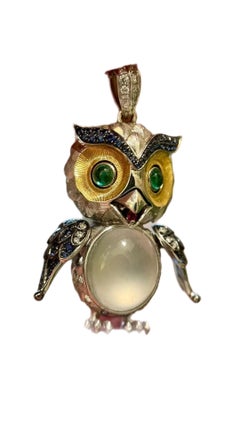 Vintage Style 18K Gold Owl Pendant with Multi Gems and Motion