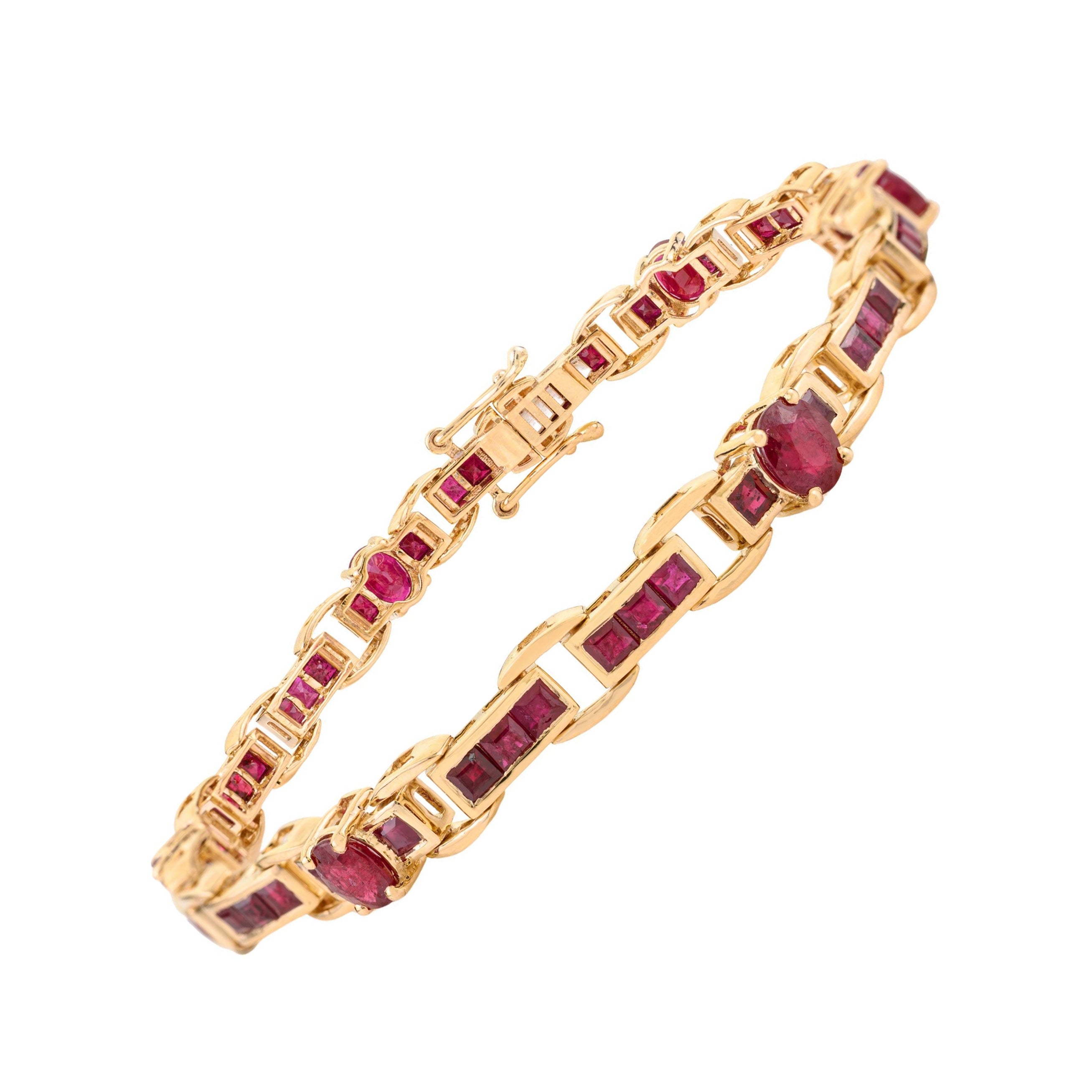 Bracciale a maglie in oro giallo 18 carati in stile vintage con rubini ovali e baguette da 7,02 CTW