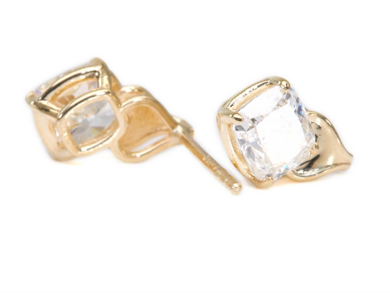 Valeri Yellow Gold Stud Earrings main image 1