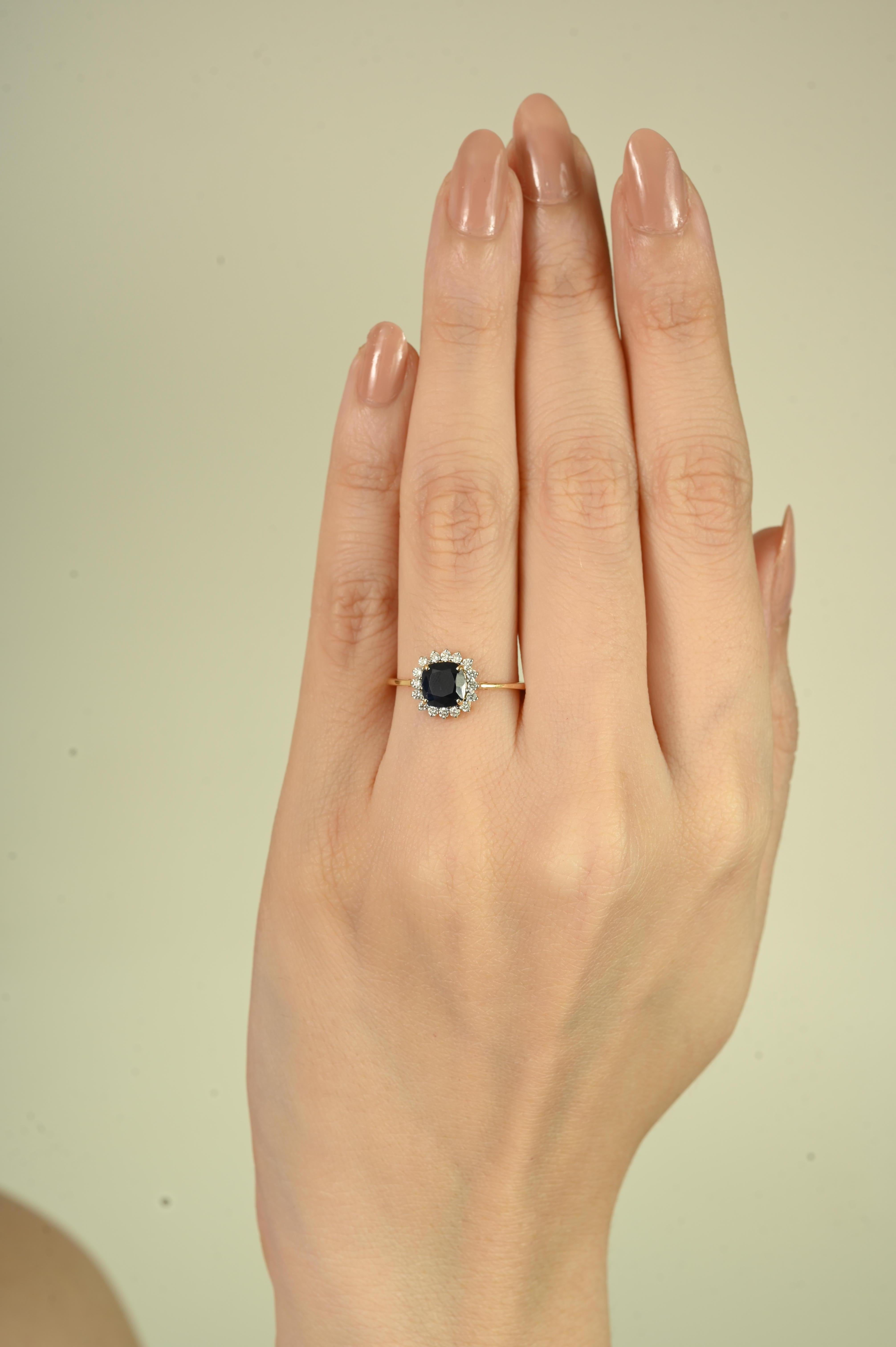 Im Angebot: Vintage Style 1Ct Natural Blue Sapphire & Diamond Halo Cluster Ring in 18K Gold () 8