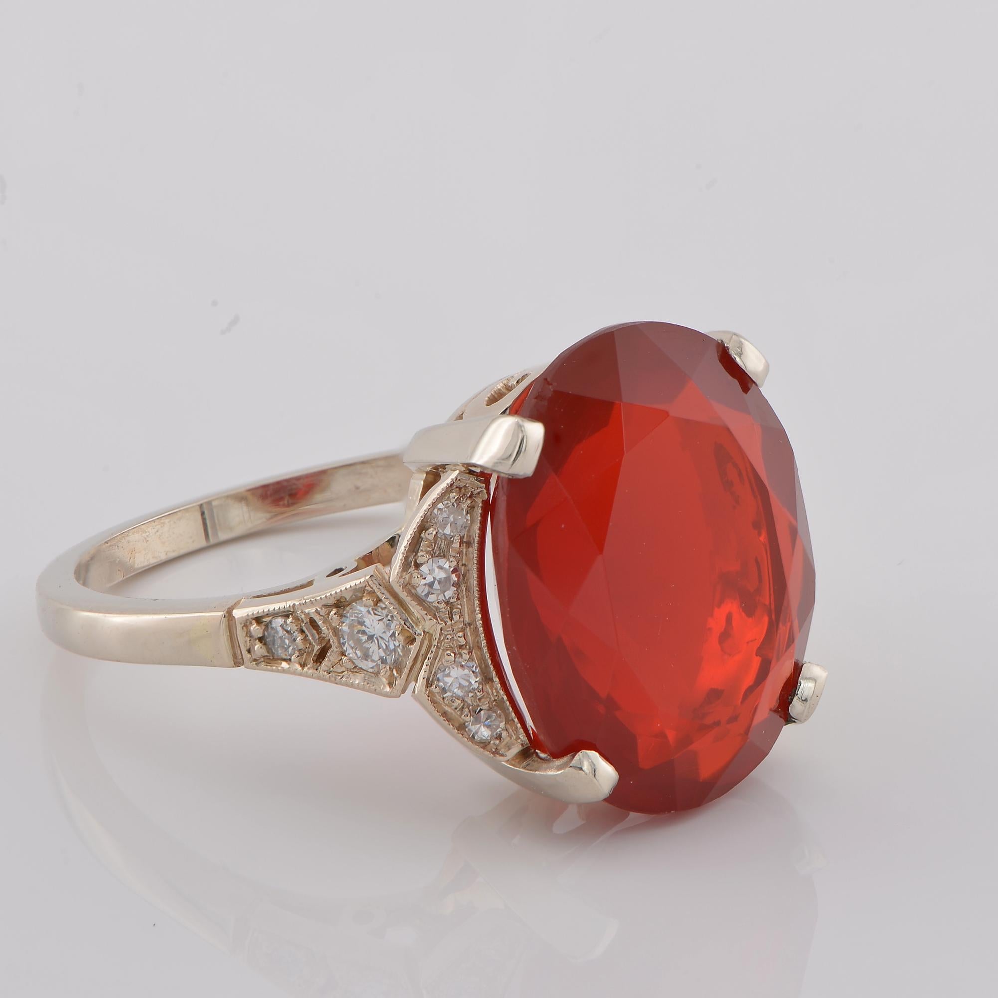 Vintage Style 6.0 Ct. Ruby Red Fire Opal Diamond Solitaire ring In Good Condition For Sale In Napoli, IT