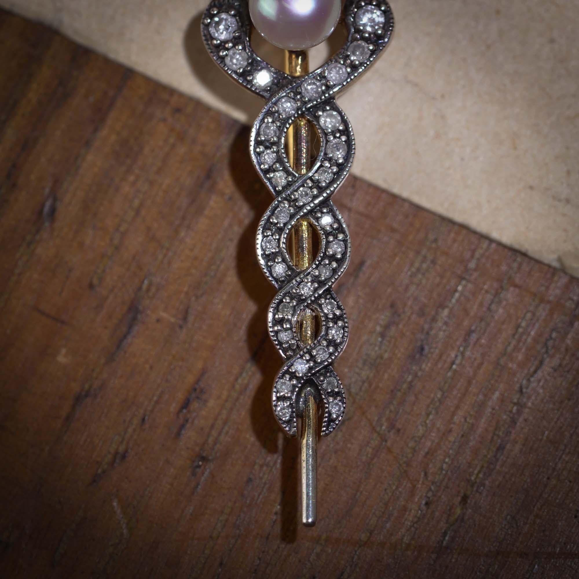 Spilla Caduceo in stile vintage in oro e argento 9kt con perle e diamanti In condizioni buone in vendita a Braintree, GB