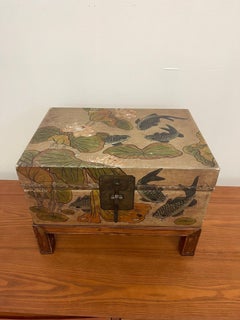 Scatola da appoggio in stile vintage con raffigurazione di Kai Kai Pond.