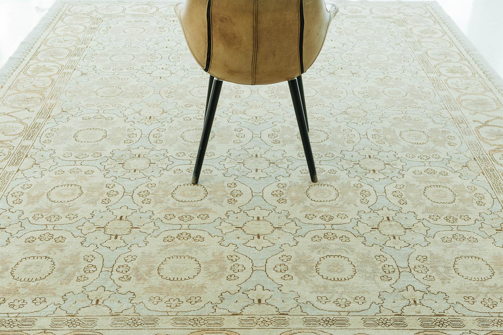 Tappeto in stile vintage con design Arts and Crafts In condizioni Nuovo in vendita a WEST HOLLYWOOD, CA