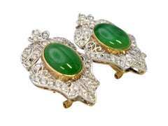 Boucles d'oreilles de style vintage en or 18 carats avec cabochon de jade et diamants pavés