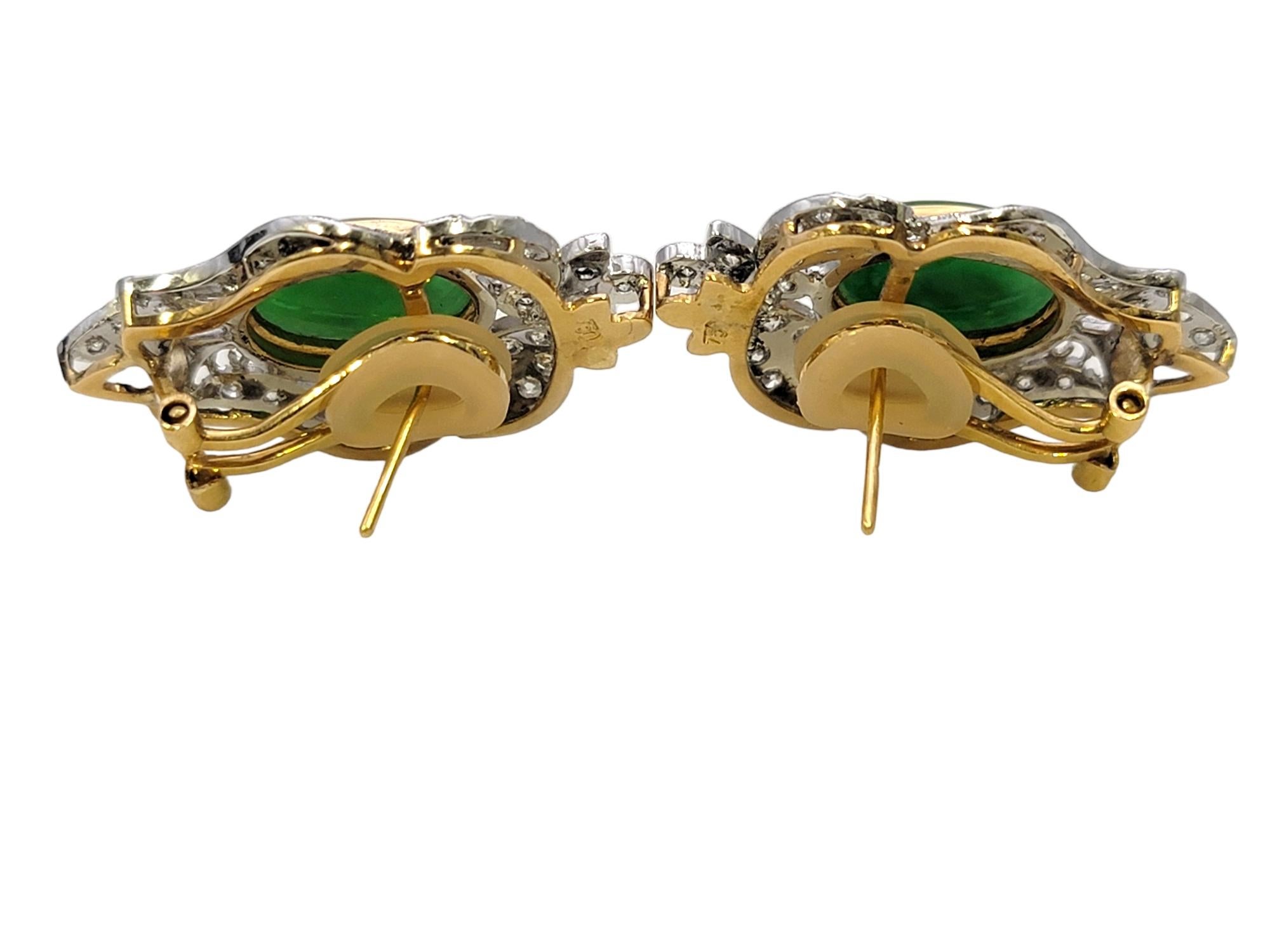 Vintage Style Cabochon Jade and Pave Diamond Pierced Earrings in 18 Karat Gold In Good Condition For Sale In Scottsdale, AZ