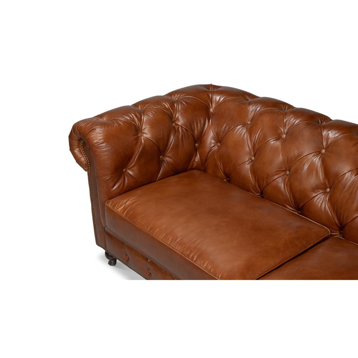 Klassisches Chesterfield Sofa im Vintage-Stil im Zustand „Neu“ im Angebot in Westwood, NJ