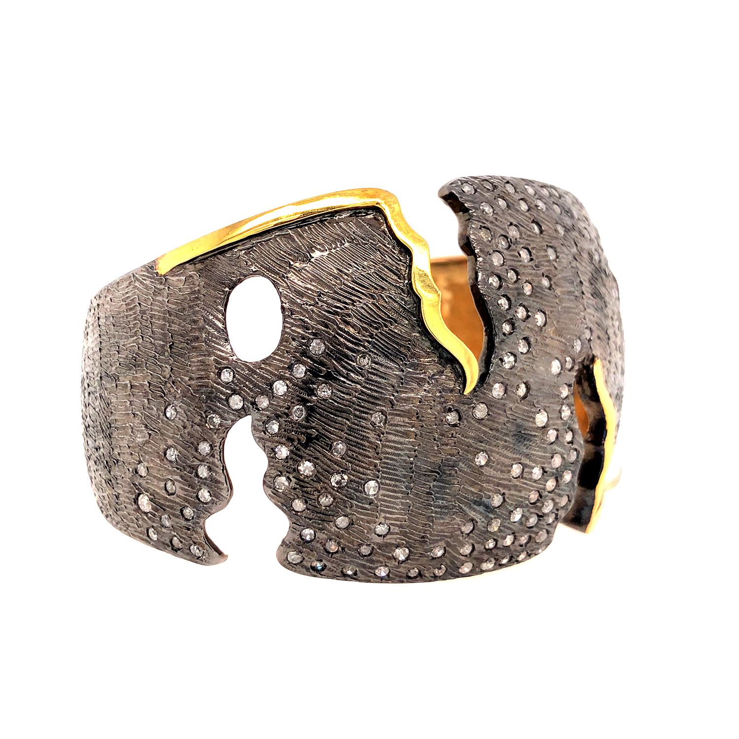 Modern Abstract Two Tone Cuff Bracelet With Flush Set Diamonds In Gold & Silver In New Condition For Sale In New York, NY