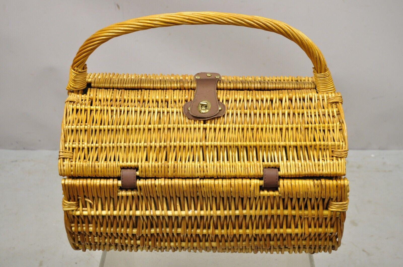 Vintage style Cylinder Deluxe wicker Picnic basket - Svc for 2, circa late 20th century. Measurements: 18
