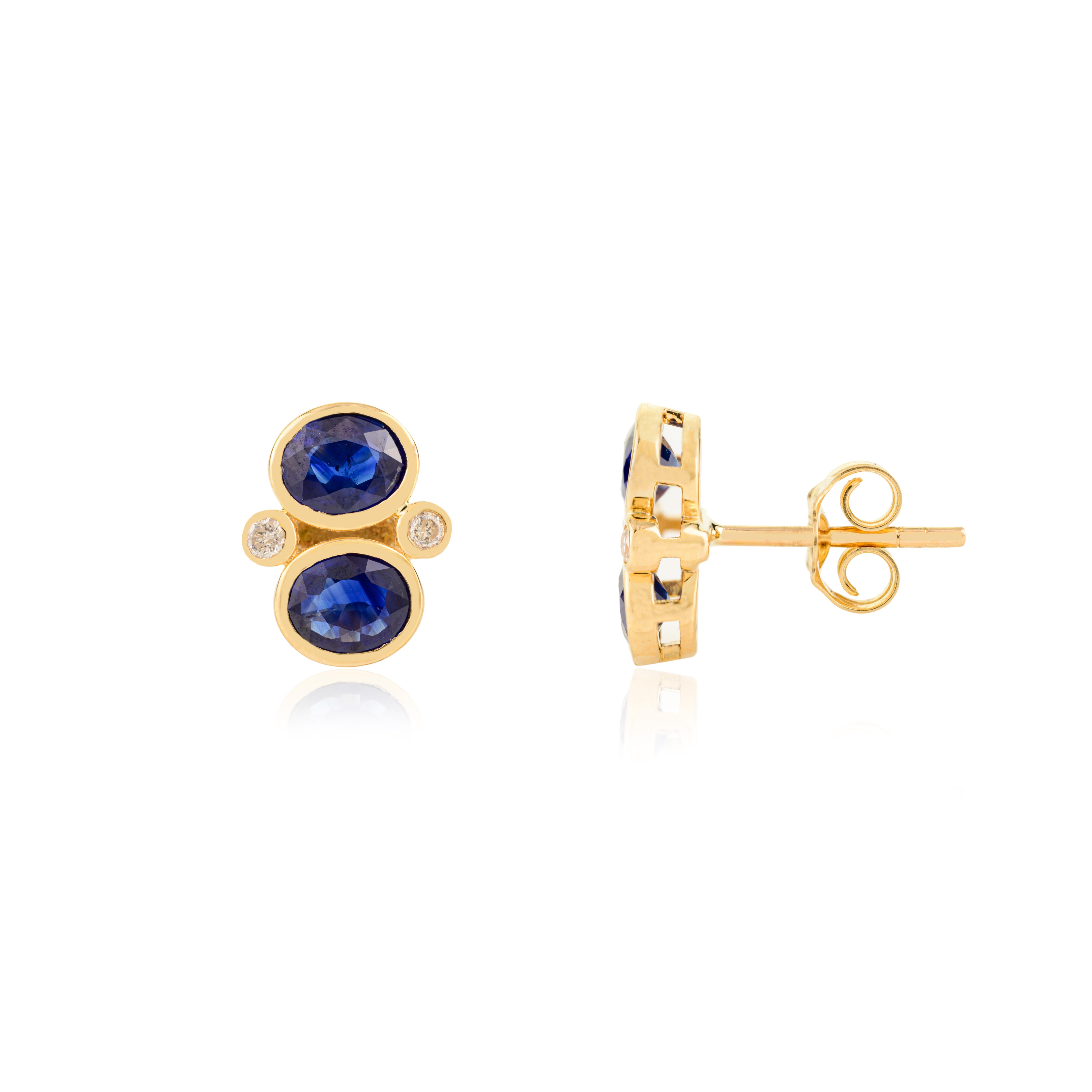 Pendientes de zafiro azul profundo y diamantes estilo vintage en oro amarillo de 14 quilates en Nuevo estado para la venta en New York, NY