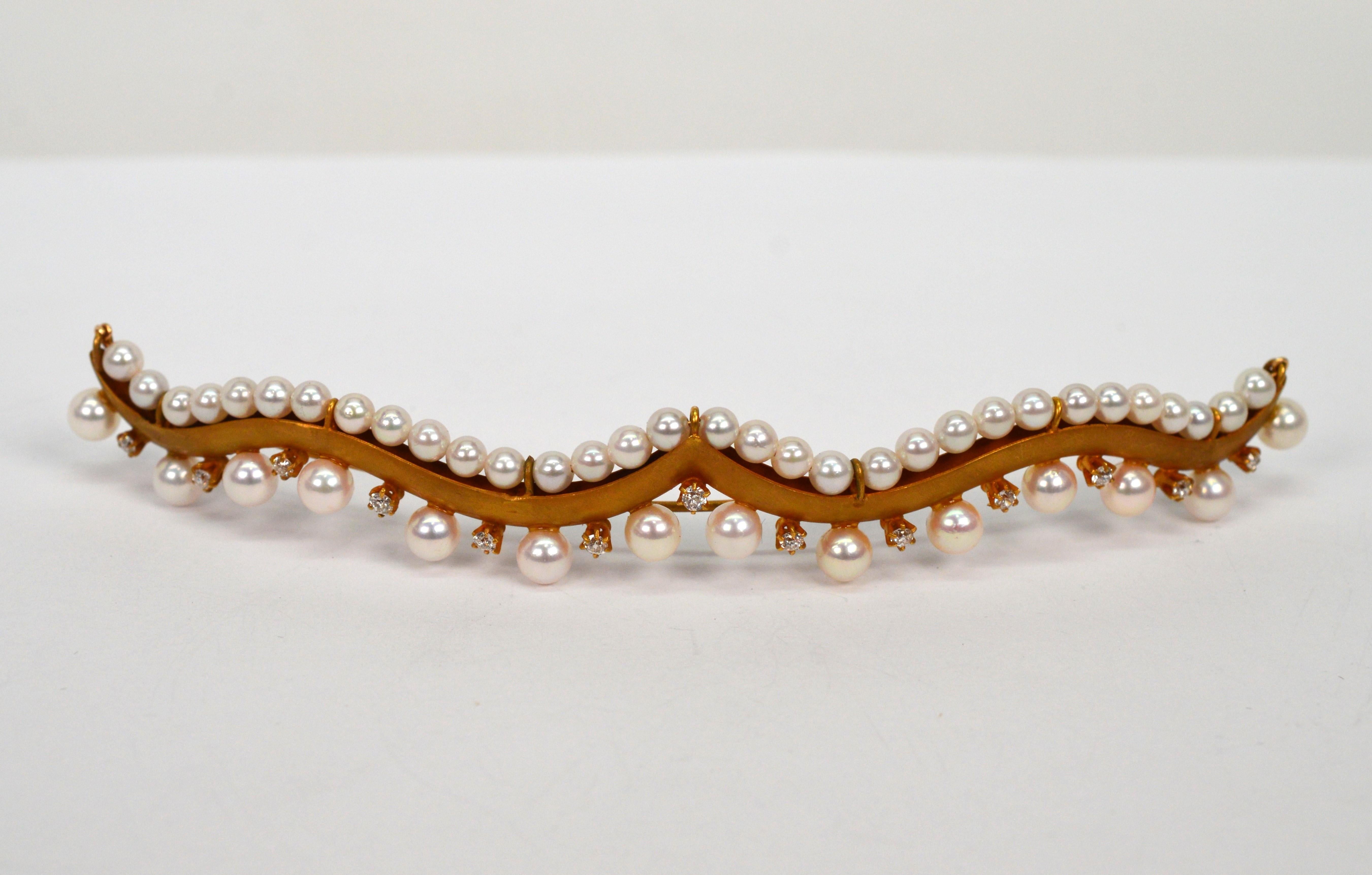 Round Cut Vintage Style Diamond Pearl 14 Karat Yellow Gold Bridal Hair Barrette Brooche For Sale