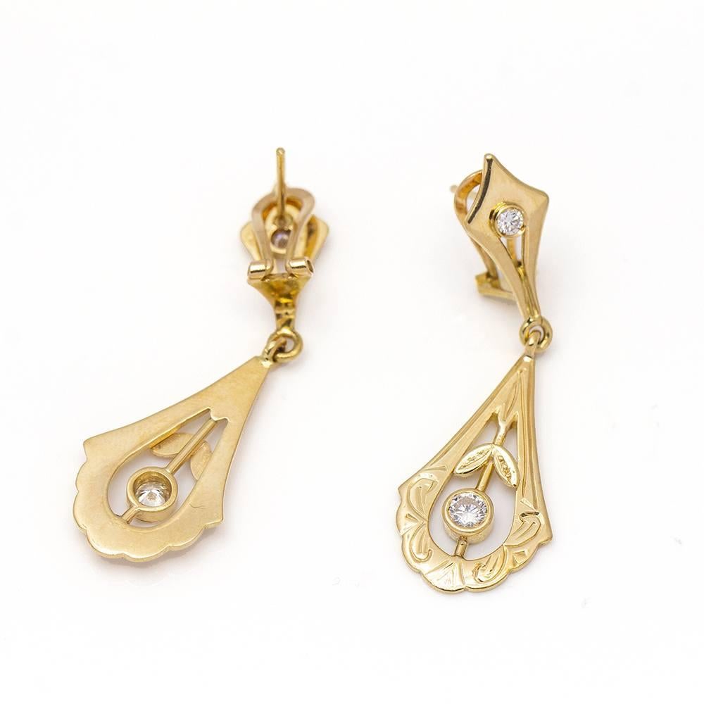 Vintage Style Gold Earrings for women  4x Brilliant Cut Diamonds with total weight approx. 0.42ct in G/VS quality  Omega Clasp  18kt Yellow Gold  7.10 grams.  These earrings are in excellent condition  Original pre-owned antique product, D359876JC