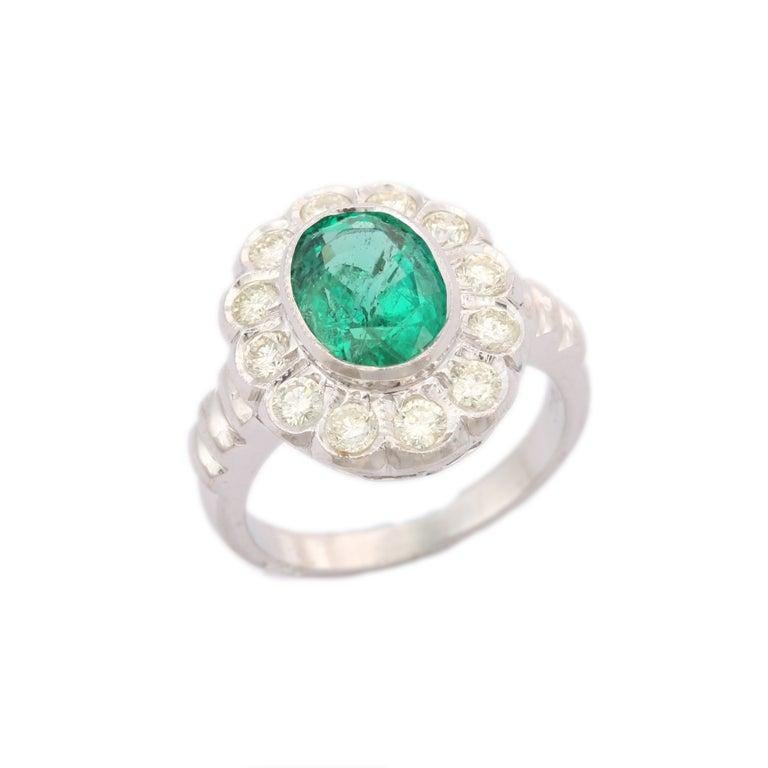 Im Angebot: Vintage Style Smaragd & Diamond Floral Cocktail Ring in 18k massivem Weißgold () 12