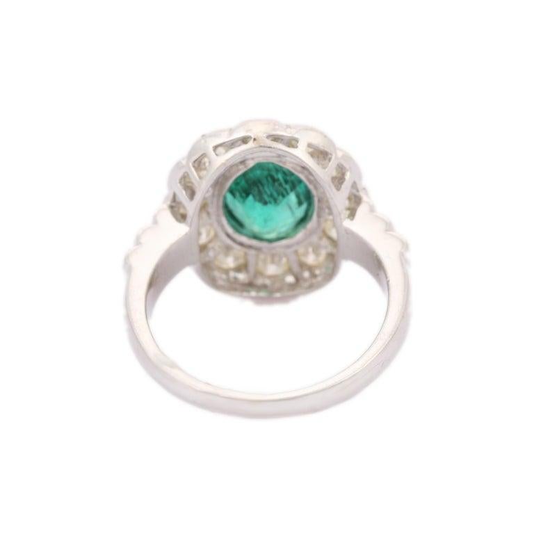 Im Angebot: Vintage Style Smaragd & Diamond Floral Cocktail Ring in 18k massivem Weißgold () 8