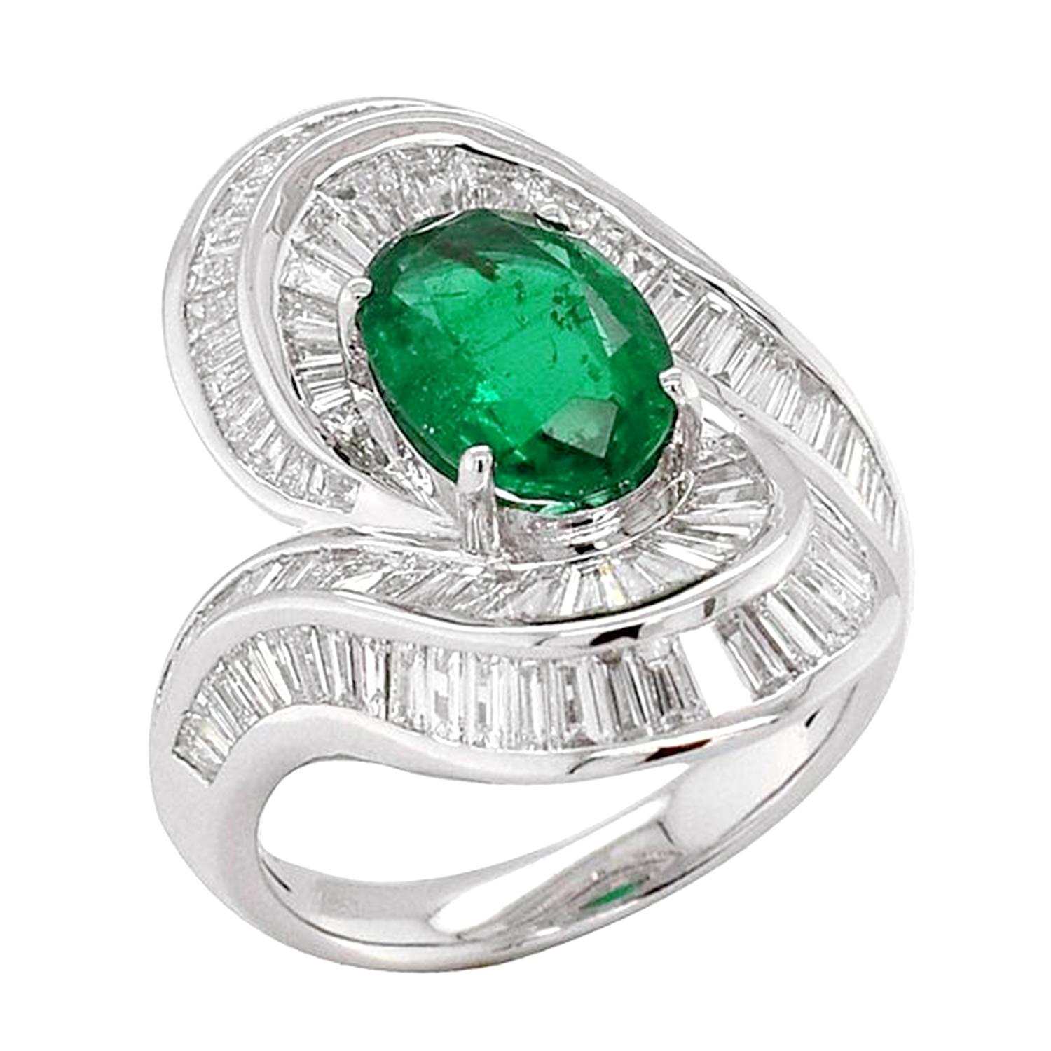 Art Nouveau Vintage Style Emerald Ring With Diamonds In 18k White Gold For Sale