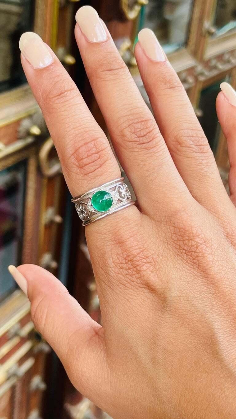 For Sale:  Vintage Style Emerald Unisex Wedding Band Ring Gift in 14k Solid White Gold 6