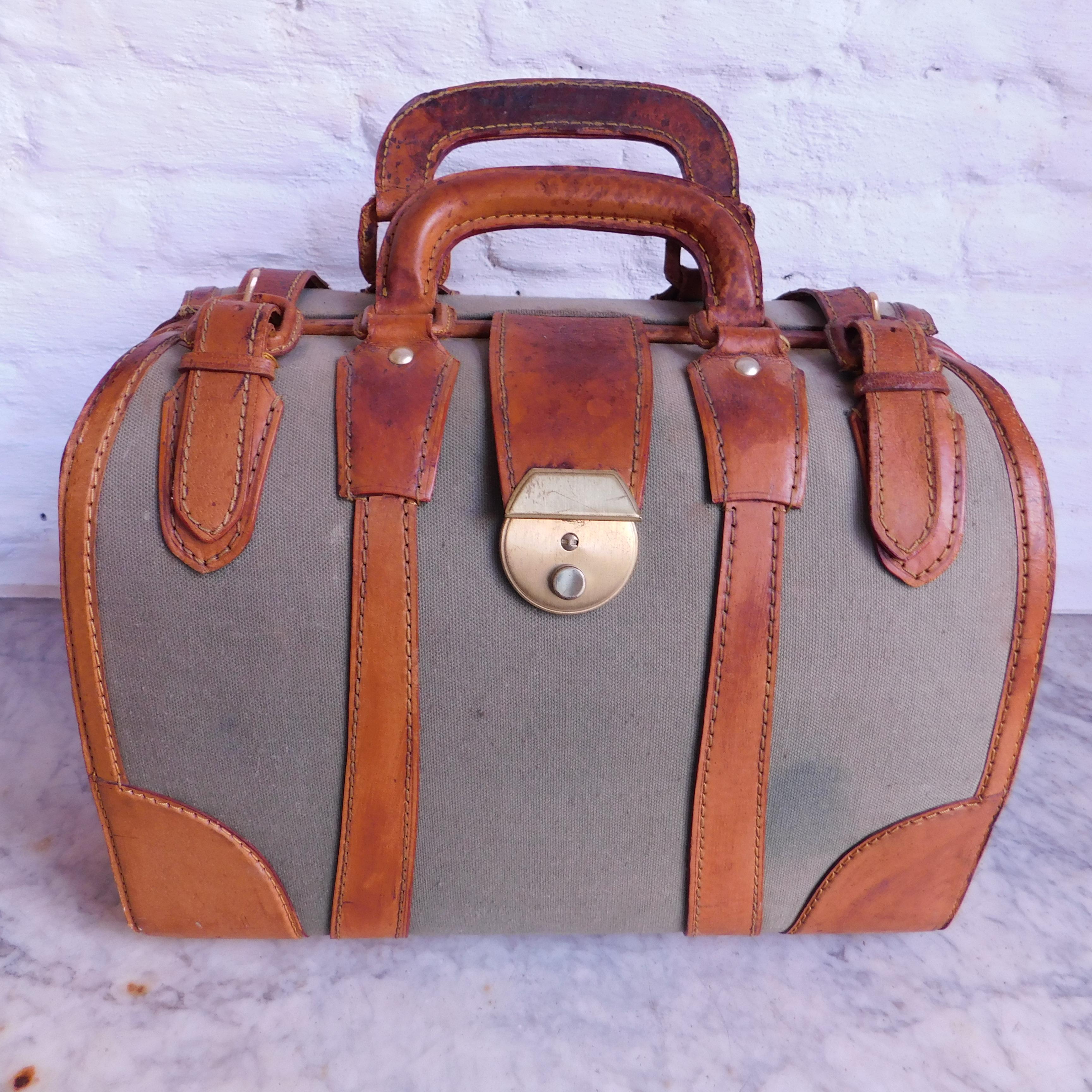 Vintage Style English Leather and Canvas Gladstone Satchel or Doctors Bag For Sale 2