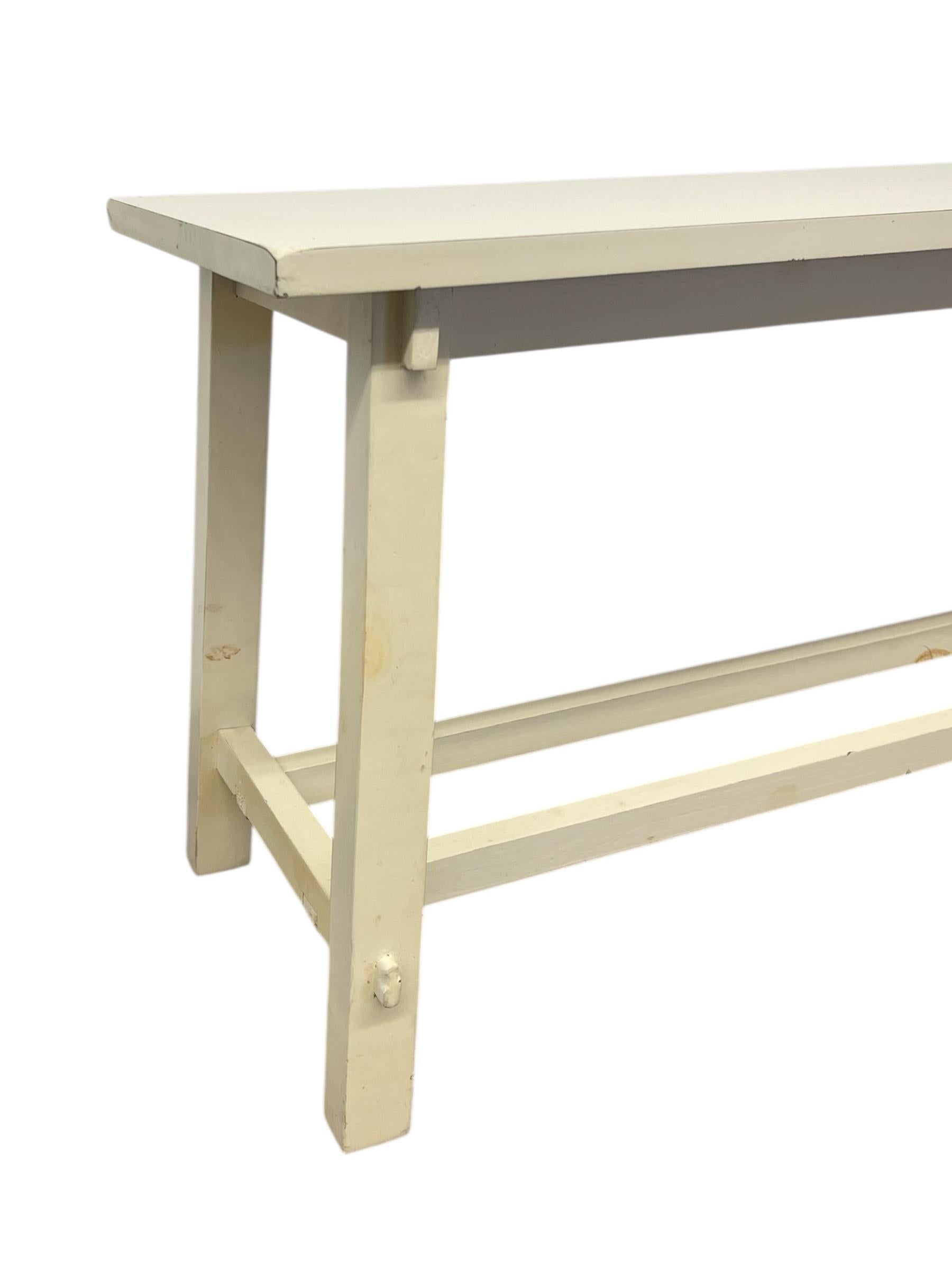 Fine XX secolo Tavolo o panca da fattoria in stile vintage - Utility lungo con base a barella in vendita