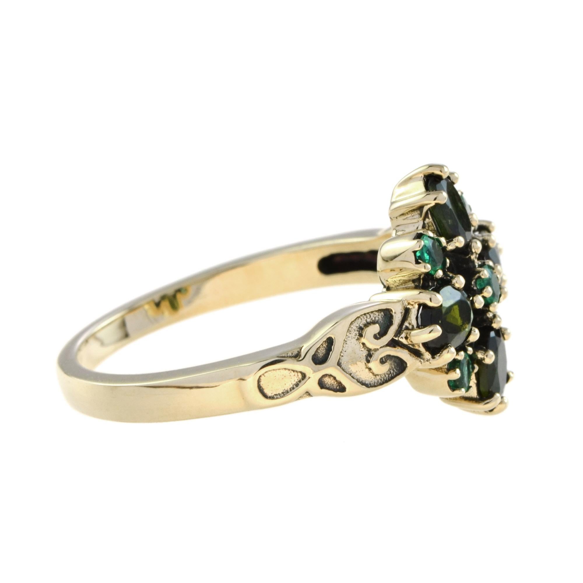 Vintage Style Green Tourmaline and Emerald Cluster Ring in 9K Yellow Gold In New Condition For Sale In Bangkok, TH