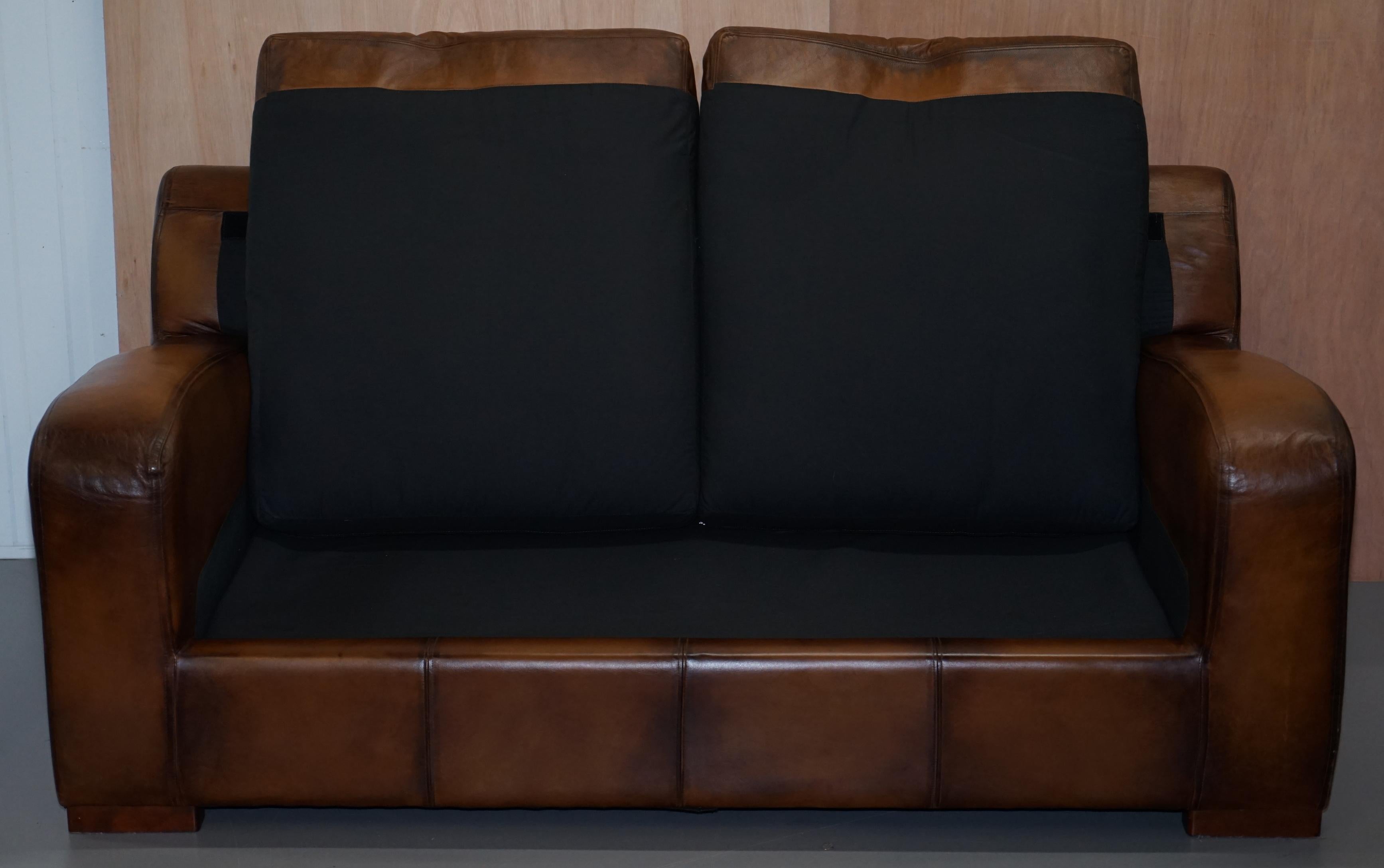 Canapé en cuir Brown Cigar teint à la main, style vintage Style et design ravissants en vente 5