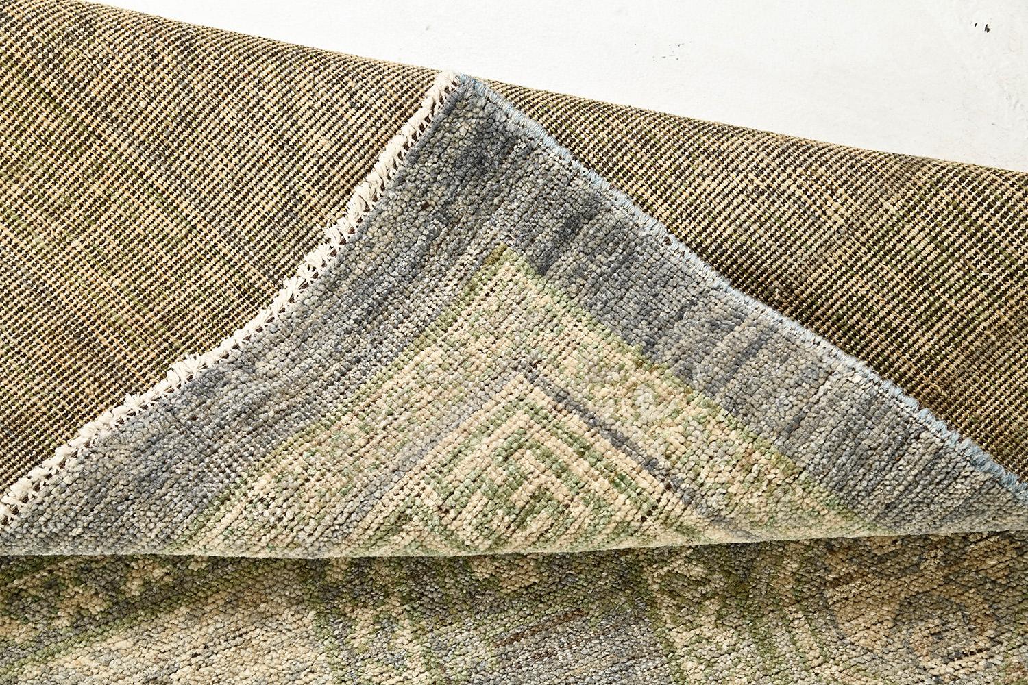 Khotan Granatapfel-Design D5118 im Vintage-Stil im Zustand „Neu“ im Angebot in WEST HOLLYWOOD, CA