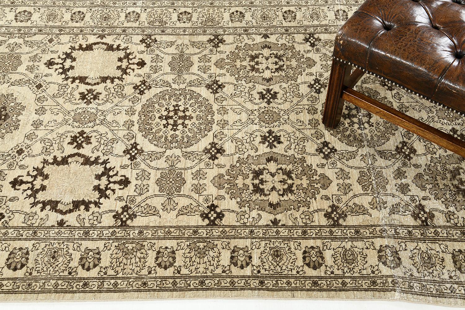 This wonderful Mahal runner has created an impressive pattern. Featuring the well-coordinated neutral tone in mocha and the muted palette consisting of sand and tan, this elegant rug is composed of enchanting florid elements forming different