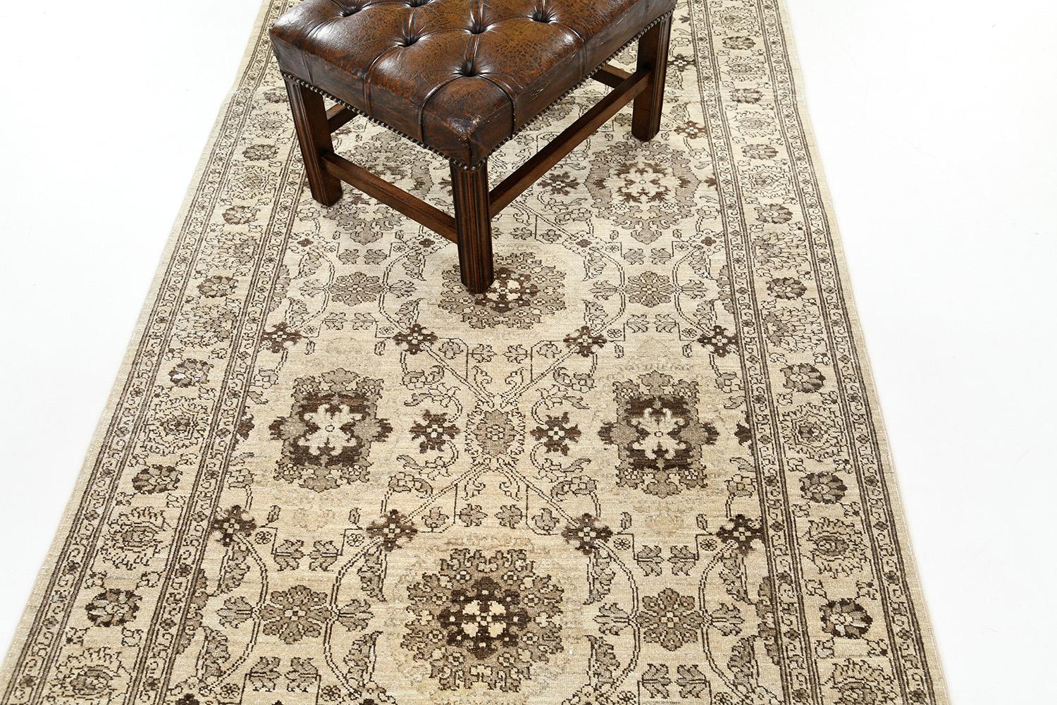 Hand-Knotted Vintage Style Mahal Design Rug D5137 For Sale