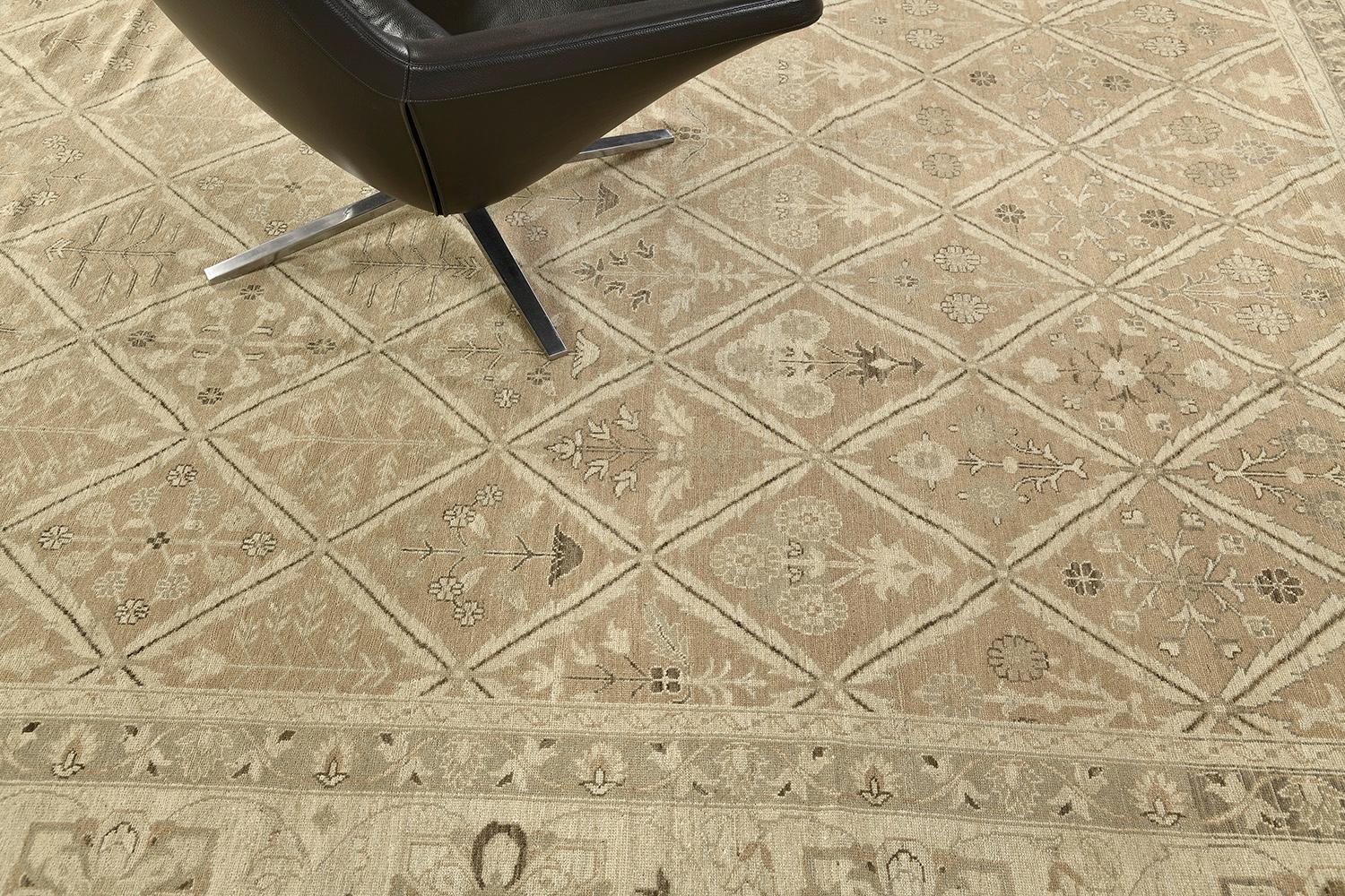 Hand-Knotted Vintage Style Mahal Panel Design Rug